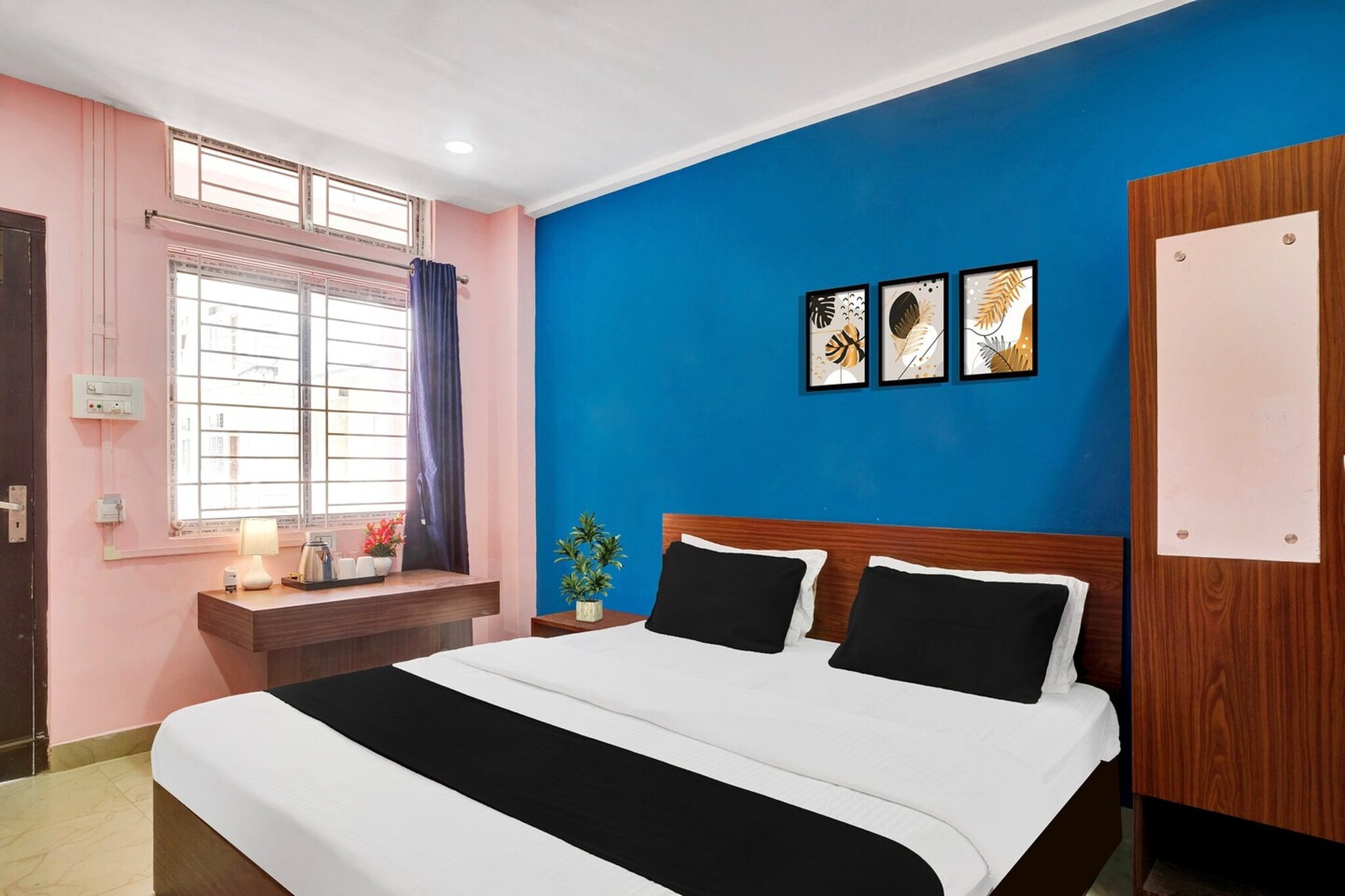 Comfortable Accommodations: Super Hotel O Chandmari Guwahati in Guwahati offers family rooms with air-conditioning, private bathrooms, work desks, and seating areas. Each room includes free toiletries, bath or shower, TV, tiled floors, and a wardrobe.
Essential Facilities: Guests enjoy free WiFi throughout the property, a 24-hour front desk, housekeeping service, room service, and luggage storage. Additional amenities include a work desk, seating area, and TV.
Convenient Location: Located 21 km from Lokpriya Gopinath Bordoloi International Airport, the hotel is near Kamakhya Temple (10 km), Assam State Museum (3 km), and Guwahati Station (3 km). Other attractions include Guwahati Planetarium and Guwahati Zoo, each 4 km away.
Unmarried couples are warmly welcome at this property.
Guests with local ID proof are warmly welcome.
"Early Check-In Policy: A full day’s room rate will be charged for check-ins before 6:00 AM. Complimentary early check-in is available between 6:00 AM and 10:00 AM, subject to room availability.
Check-in is only available to guests aged 18 and above. Please provide a government-issued ID to confirm your age.