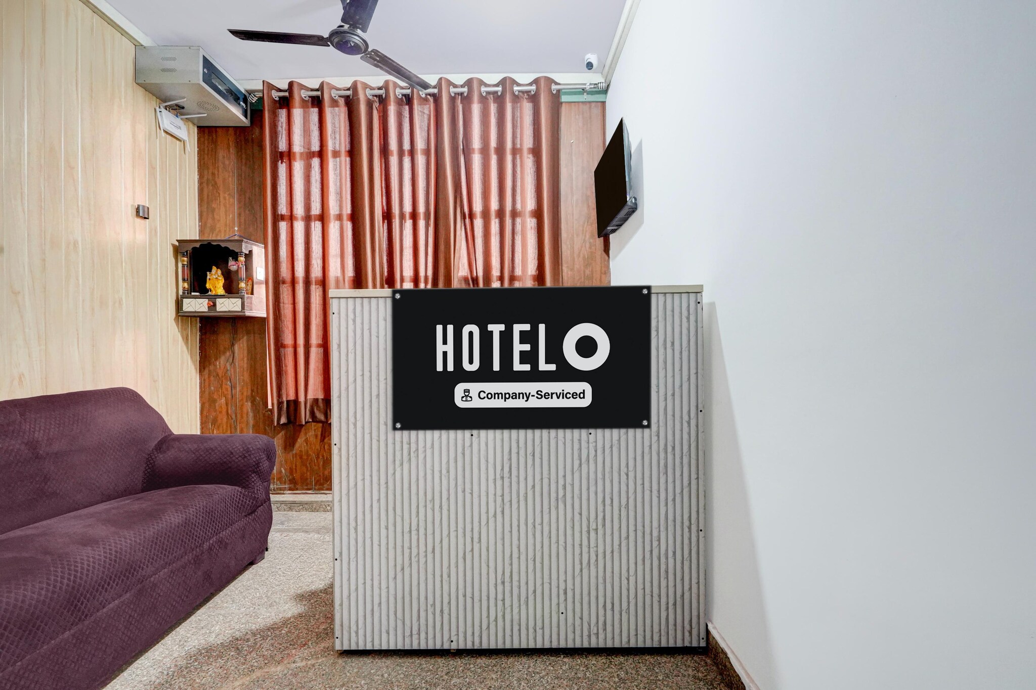 Ground floor: (bedroom(double bed, TV, seating area, air conditioning, Towels incl., telephone), bathroom(bathtub or shower, shower, washbasin, toilet, shampoo, body soap, hot water))