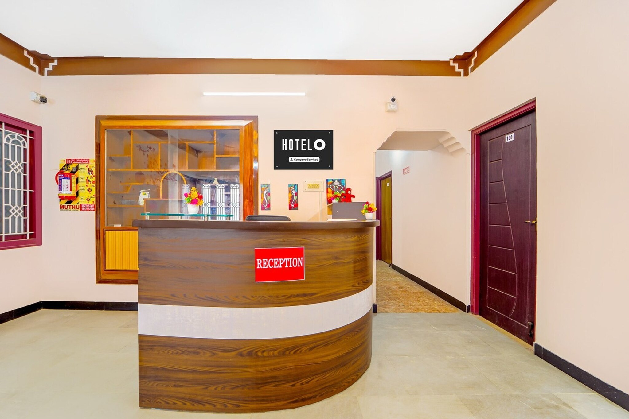 Ground floor: (bedroom(double bed, TV, seating area, air conditioning, Towels incl., telephone), bathroom(bathtub or shower, shower, washbasin, toilet, shampoo, body soap, hot water))