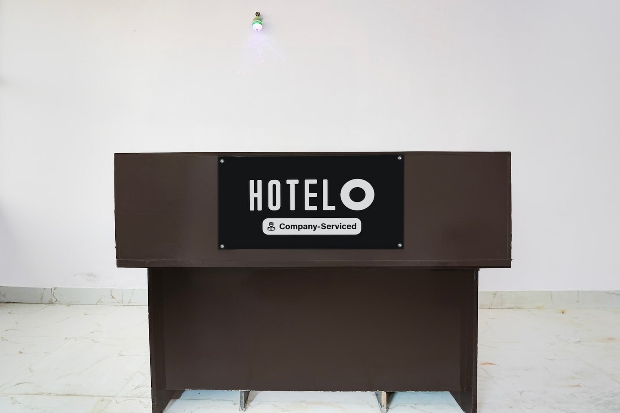 Ground floor: (bedroom(double bed, TV, seating area, air conditioning, Towels incl., telephone, Floor mattress), bathroom(bathtub or shower, shower, washbasin, toilet, shampoo, body soap, hot water), Parking)