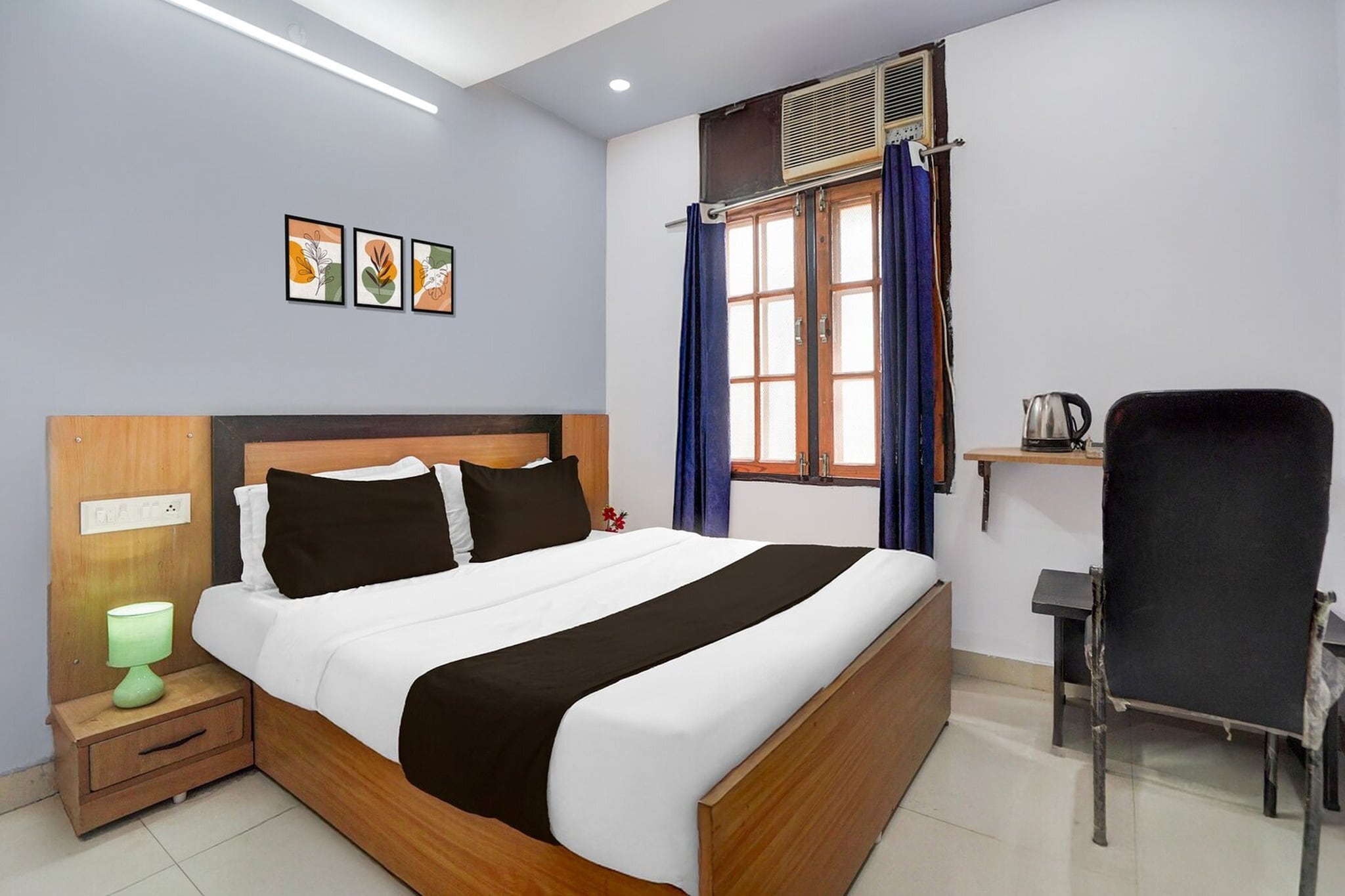 Situated within 15 km of Lucknow University and 7.8 km of Indira Gandhi Pratishthan, Super Hotel O Gomti Nagar Near Amity Formerly Hotel Green Apple features rooms with air conditioning and a private bathroom in Gomti Nagar. This 3-star hotel offers room service and a 24-hour front desk. Ambedkar Park is 8.7 km away and KD Singh Stadium is 13 km from the hotel.
The rooms at the hotel are fitted with a seating area, a TV with satellite channels and a private bathroom with free toiletries and a shower. Guest rooms have a wardrobe.
Lucknow Junction Railway Station is 16 km from Super Hotel O Gomti Nagar Near Amity Formerly Hotel Green Apple. Chaudhary Charan Singh International Airport is 20 km from the property.
Unmarried couples are warmly welcome at this property.
Guests with local ID proof are warmly welcome.
Early Check-In Policy: A full day’s room rate will be charged for check-ins before 6:00 AM. Complimentary early check-in is available between 6:00 AM and 10:00 AM, subject to room availability.
Check-in is only available to guests aged 18 and above. Please provide a government-issued ID to confirm your age.