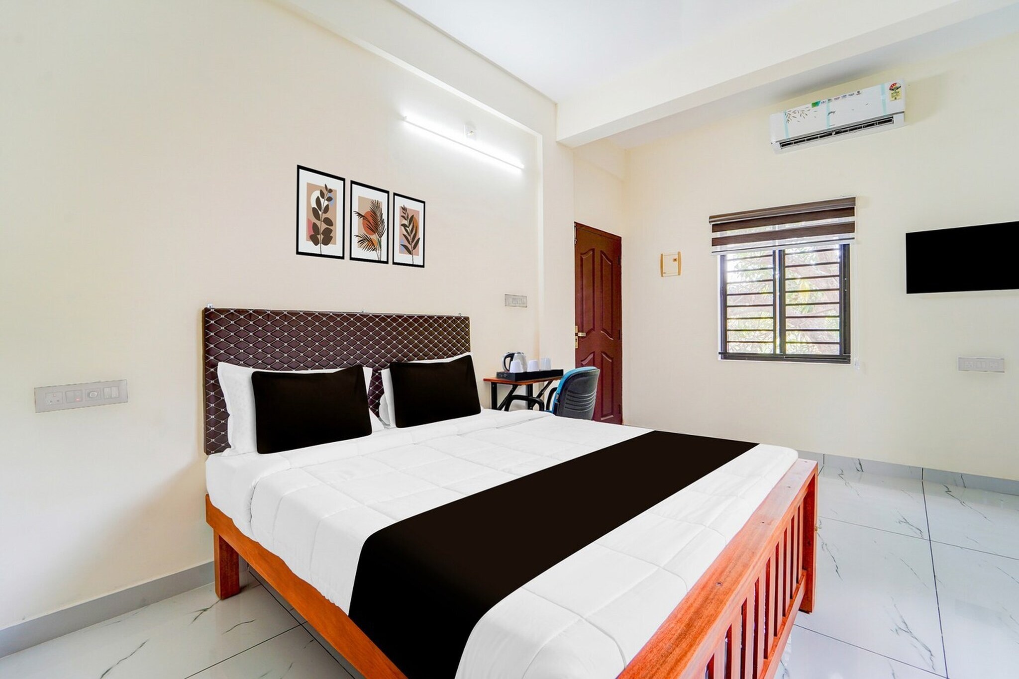 Super Hotel O HMT Colony Kochi