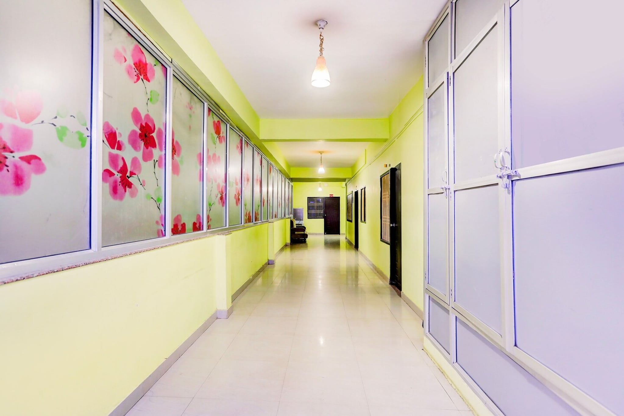 Hotel O Hyderabad Gate IIT BHU