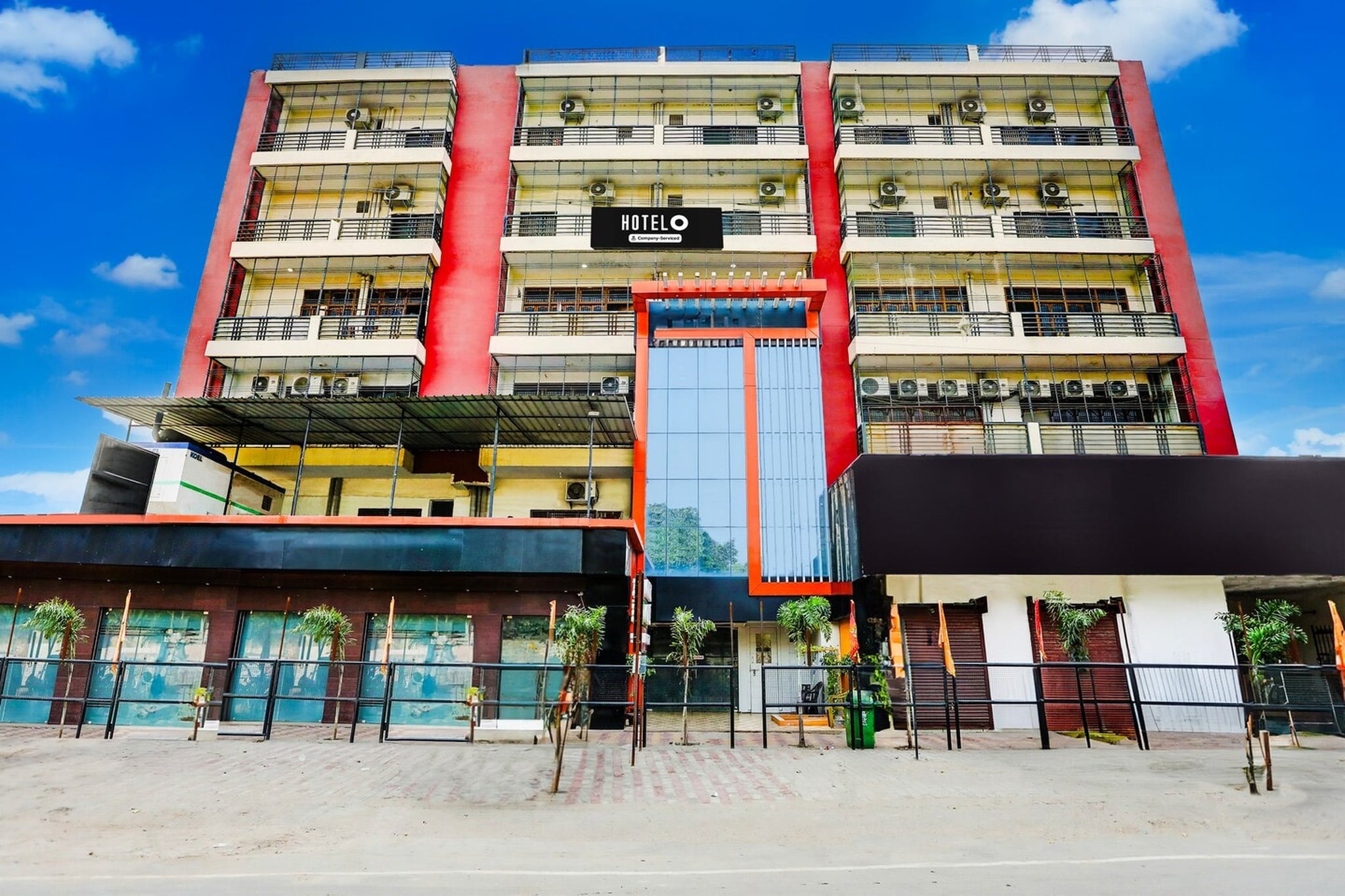 Hotel O Hyderabad Gate IIT BHU