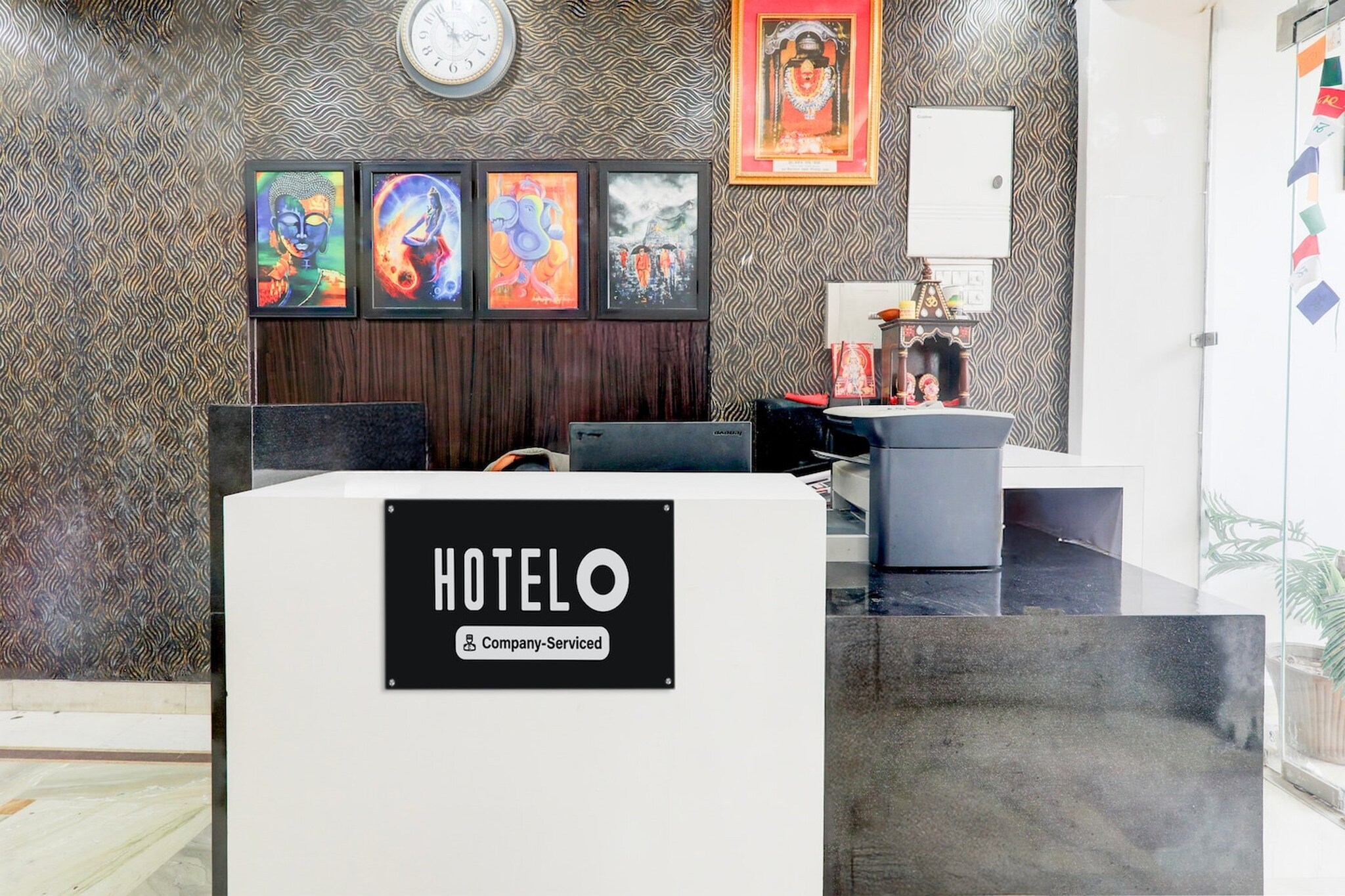 Ground floor: (bedroom(double bed, TV, seating area, seating area, air conditioning, telephone), bathroom(bathtub or shower, shower, washbasin, toilet, Towels incl., shampoo, body soap, hot water), Parking)