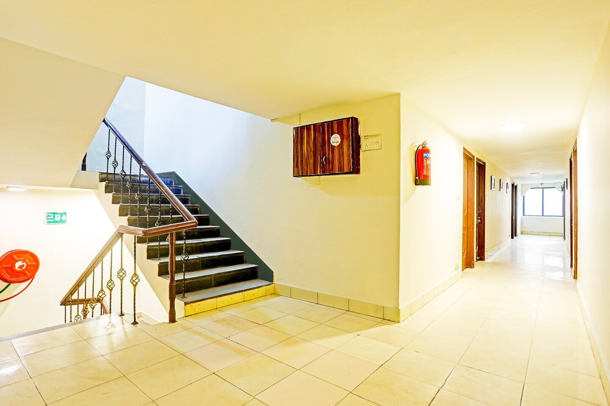 Super Hotel O Jaistambh Chowk