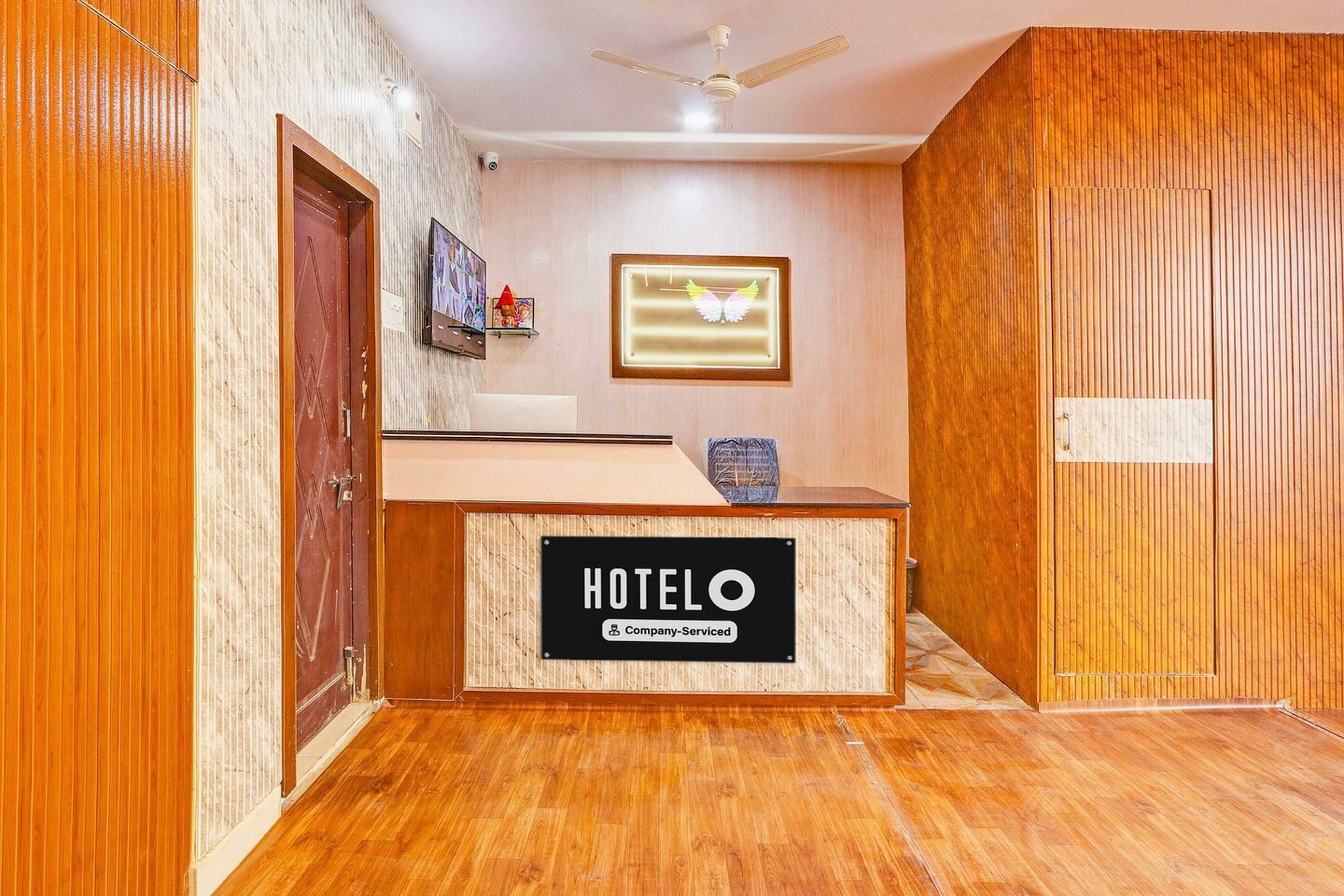 Super Hotel O Karmanghat Near TKR khaman is situated in Surūrnagar, within 7.5 km of Mecca Masjid and 8.1 km of Chowmahalla Palace. With a shared lounge, the 4-star hotel has air-conditioned rooms with free WiFi, each with a private bathroom. The accommodation features room service and a 24-hour front desk for guests.
All rooms at the hotel are fitted with a seating area and a flat-screen TV with satellite channels. The units have a desk.
A continental breakfast is available at Super Hotel O Karmanghat Near TKR khaman.
Charminar is 8.3 km from the accommodation, while AP State Archaeology Museum is 12 km from the property. Rajiv Gandhi International Airport is 19 km away.
Unmarried couples are warmly welcome at this property.
Guests with local ID proof are warmly welcome.
Early Check-In Policy: A full day’s room rate will be charged for check-ins before 6:00 AM. Complimentary early check-in is available between 6:00 AM and 10:00 AM, subject to room availability.
Check-in is only available to guests aged 18 and above. Please provide a government-issued ID to confirm your age.