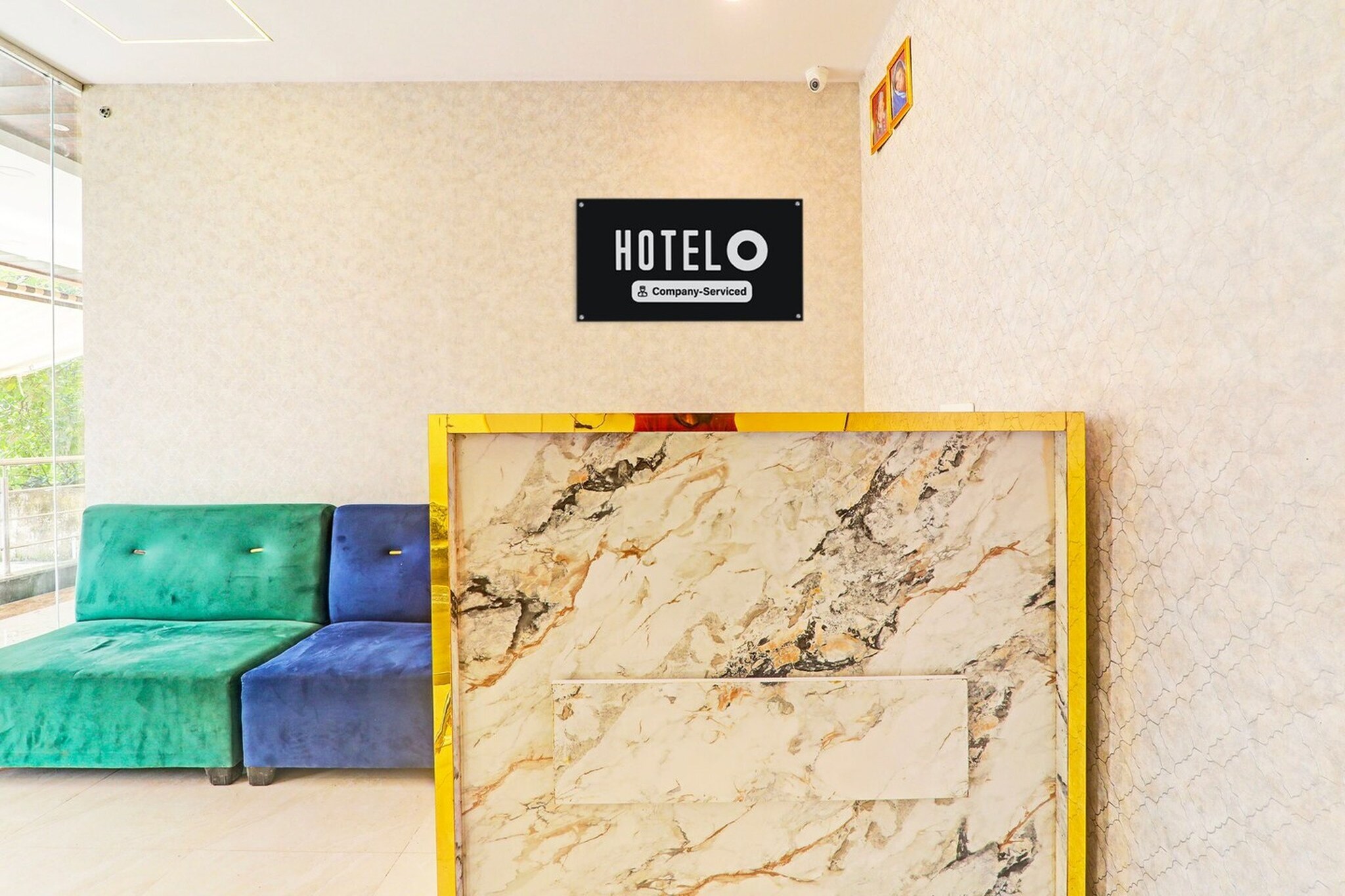 Comfortable Accommodations: Super Hotel O Kathauta Jheel Malhaur Gomti Nagar in Lucknow offers family rooms with air-conditioning, private bathrooms, and modern amenities. Each room includes a kitchen, work desk, free toiletries, shower, slippers, TV, electric kettle, and wardrobe.
Essential Facilities: Guests enjoy free WiFi throughout the property, a lift, 24-hour front desk, and room service. Additional services include a laundry facility and a dedicated team to assist with any needs.
Convenient Location: Located 21 km from Chaudhary Charan Singh International Airport, the hotel is near attractions such as Lucknow University (14 km), Indira Gandhi Pratishthan (5 km), Ambedkar Park (8 km), KD Singh Stadium (13 km), and Lucknow Junction Railway Station (15 km).
Unmarried couples are warmly welcome at this property.
Guests with local ID proof are warmly welcome.
Early Check-In Policy: A full day’s room rate will be charged for check-ins before 6:00 AM. Complimentary early check-in is available between 6:00 AM and 10:00 AM, subject to room availability.
Check-in is only available to guests aged 18 and above. Please provide a government-issued ID to confirm your age.
