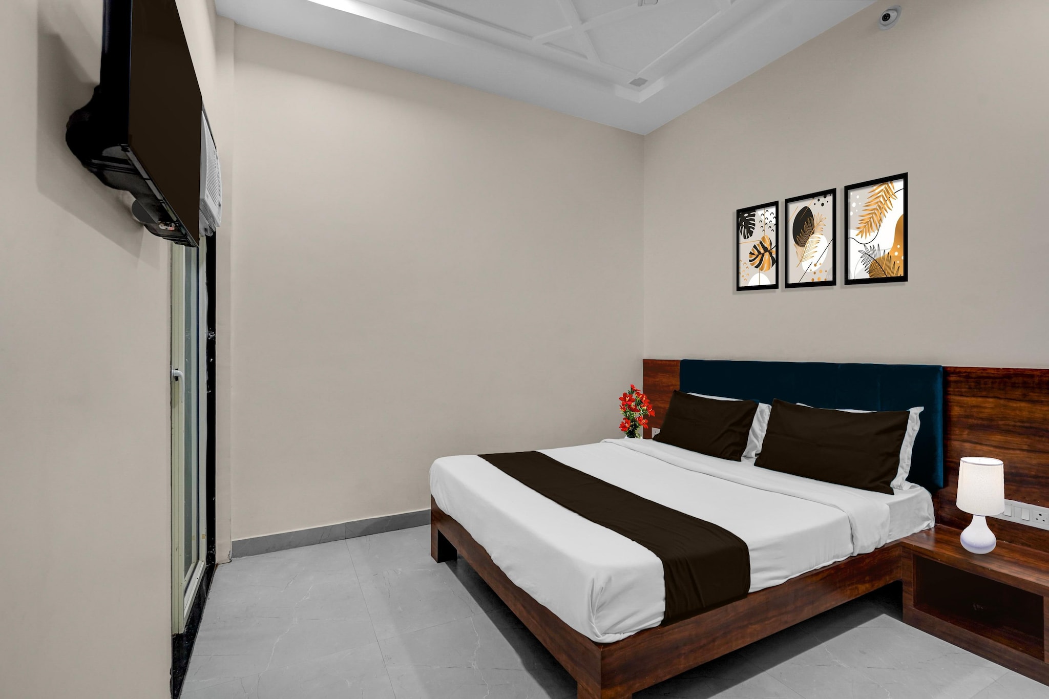 Hotel O Kota Near Railway Station