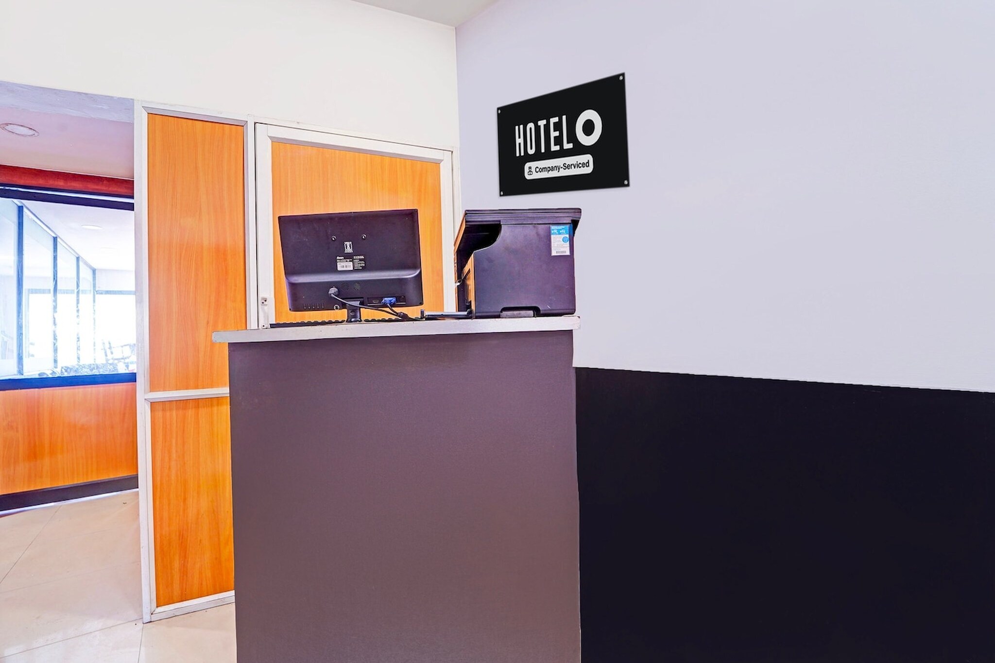 Ground floor: (bedroom(double bed, TV, seating area, air conditioning, Towels incl., telephone), bathroom(bathtub or shower, shower, washbasin, toilet, shampoo, body soap, hot water))
