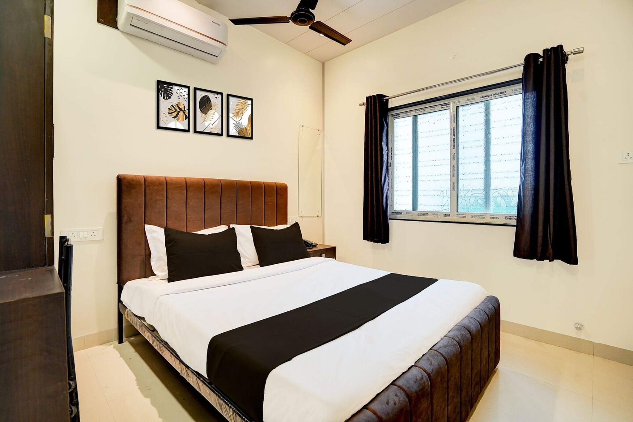 Comfortable Accommodations: Super Hotel O Manish Nagar in Nagpur offers family rooms with air-conditioning, private bathrooms, work desks, and seating areas. Each room includes free toiletries, a bath or shower, TV, and tiled floors.
Essential Facilities: Guests enjoy free WiFi throughout the property, a lift, 24-hour front desk, housekeeping service, room service, and luggage storage. The hotel provides a continental breakfast and multilingual reception staff speak English and Hindi.
Convenient Location: Located 3 km from Dr. Babasaheb Ambedkar International Airport, the hotel is near Vidarbha Cricket Association Stadium (8 km), Ramakrishna Ashram (5 km), Deekshabhoomi (6 km), and Ambazari Lake (6 km).
Unmarried couples are warmly welcome at this property.
Guests with local ID proof are warmly welcome.
Early Check-In Policy: A full day’s room rate will be charged for check-ins before 6:00 AM. Complimentary early check-in is available between 6:00 AM and 10:00 AM, subject to room availability.
Check-in is only available to guests aged 18 and above. Please provide a government-issued ID to confirm your age.