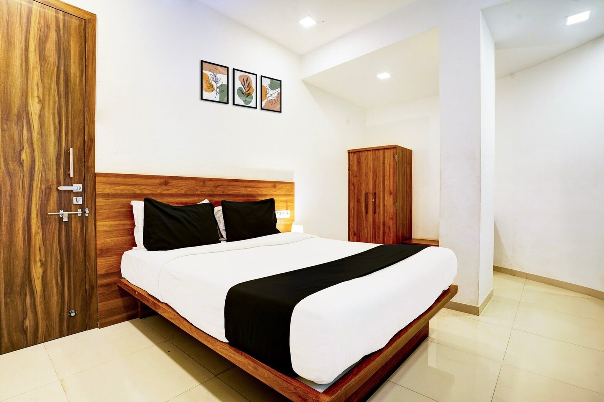 Super Hotel O Nashik Road
