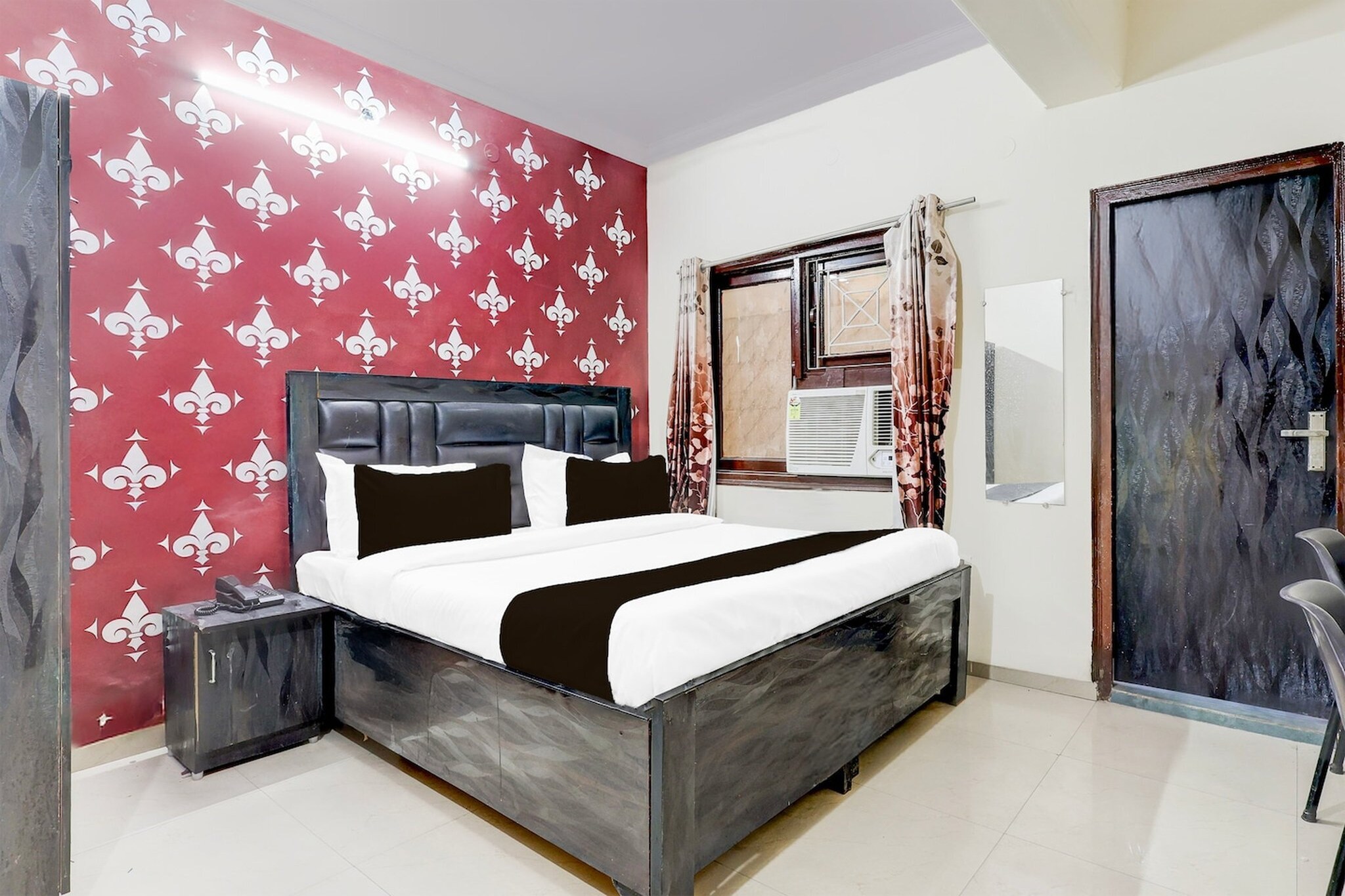 Comfortable Accommodations: Super Hotel O Nehru Nagar Near Bus Stand in Ghaziabad offers family rooms with air-conditioning, private bathrooms, work desks, and seating areas. Each room includes free toiletries, a bath or shower, TV, tiled floors, and a wardrobe.

Essential Facilities: Guests enjoy free WiFi throughout the property, a lift, 24-hour front desk, housekeeping service, room service, and luggage storage. The hotel provides a welcoming environment with English and Hindi spoken at reception.

Convenient Location: Located 10 km from Hindon Airport, the hotel is near attractions such as Red Fort (23 km), Pragati Maidan (24 km), and Swaminarayan Akshardham (26 km). Reception staff are available to assist with local arrangements.

Unmarried couples are warmly welcome at this property.
Guests with local ID proof are warmly welcome.
Early Check-In Policy: A full day’s room rate will be charged for check-ins before 6:00 AM. Complimentary early check-in is available between 6:00 AM and 10:00 AM, subject to room availability.
