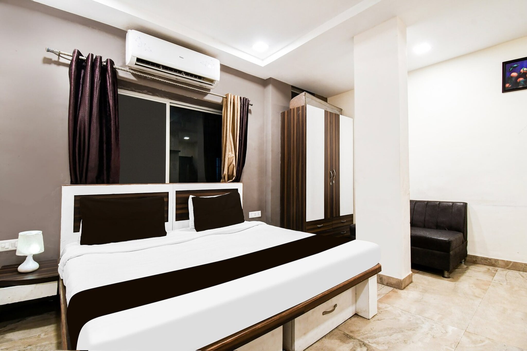 Comfortable Accommodations: Super Hotel O Raipur City Center Formerly Hotel Edge in Raipur offers family rooms with air-conditioning, private bathrooms, work desks, and seating areas. Each room includes free toiletries, bath or shower, TV, and wardrobe.

Essential Facilities: Guests enjoy free WiFi throughout the property, a lift, 24-hour front desk, housekeeping service, room service, and luggage storage. The hotel provides continental breakfast and a variety of amenities for a pleasant stay.

Convenient Location: Located 14 km from Swami Vivekananda Airport and a 13-minute walk from Raipur Railway Station, the hotel is near attractions such as Raipur International Cricket Stadium (23 km) and boating in the surrounding area.

Unmarried couples are warmly welcome at this property.
Guests with local ID proof are warmly welcome.
Apologies, but we are currently unable to host foreign nationals at this property.

Early Check-In Policy: A full dayâ€™s room rate will be charged for check-ins before 6:00 AM. Complimentary early check-in is available between 6:00 AM and 10:00 AM, subject to room availability.

Check-in is only available to guests aged 18 and above. Please provide a government-issued ID to confirmÂ yourÂ age.

