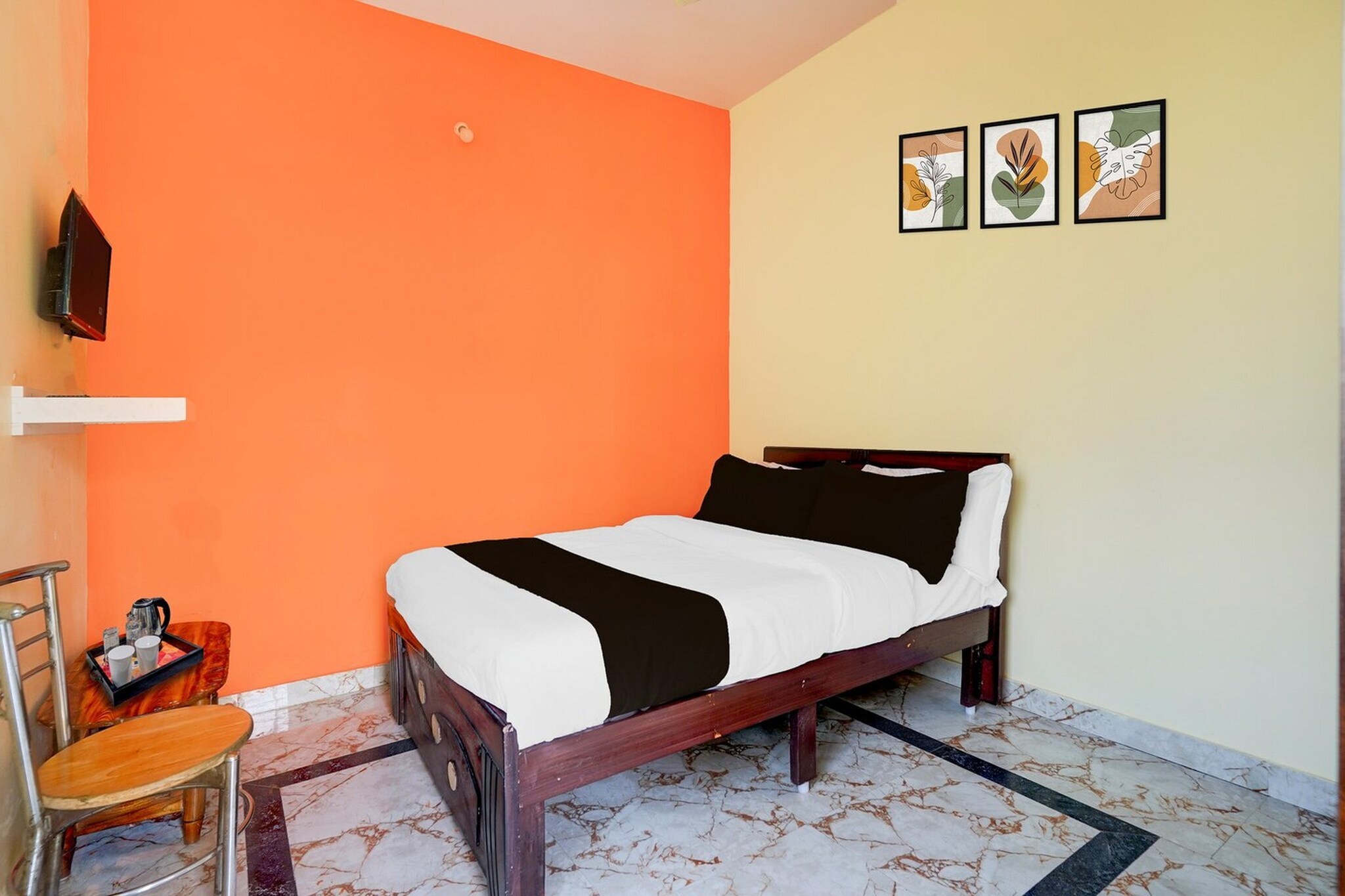 Located within 3.8 km of Bangalore City Railway Station and 5.1 km of Indian Institute of Science, Bangalore, Super Hotel O Ramachandrapuram formerly known Nataraja Boarding & Lodging provides rooms with air conditioning and a private bathroom in Bangalore. Among the facilities at this property are room service and a 24-hour front desk, along with free WiFi throughout the property. The hotel features family rooms.
Guest rooms at the hotel are equipped with a seating area, a flat-screen TV with satellite channels and a private bathroom with free toiletries and a bath or shower. The units include a desk.
Yeswanthpur Railway Station is 5.2 km from Super Hotel O Ramachandrapuram formerly known Nataraja Boarding & Lodging, while Indira Gandhi Musical Fountain Park is 5.3 km away. Kempegowda International Airport is 37 km from the property.
Unmarried couples are warmly welcome at this property.
Guests with local ID proof are warmly welcome.
Early Check-In Policy: A full day’s room rate will be charged for check-ins before 6:00 AM. Complimentary early check-in is available between 6:00 AM and 10:00 AM, subject to room availability.
Check-in is only available to guests aged 18 and above. Please provide a government-issued ID to confirm your age.