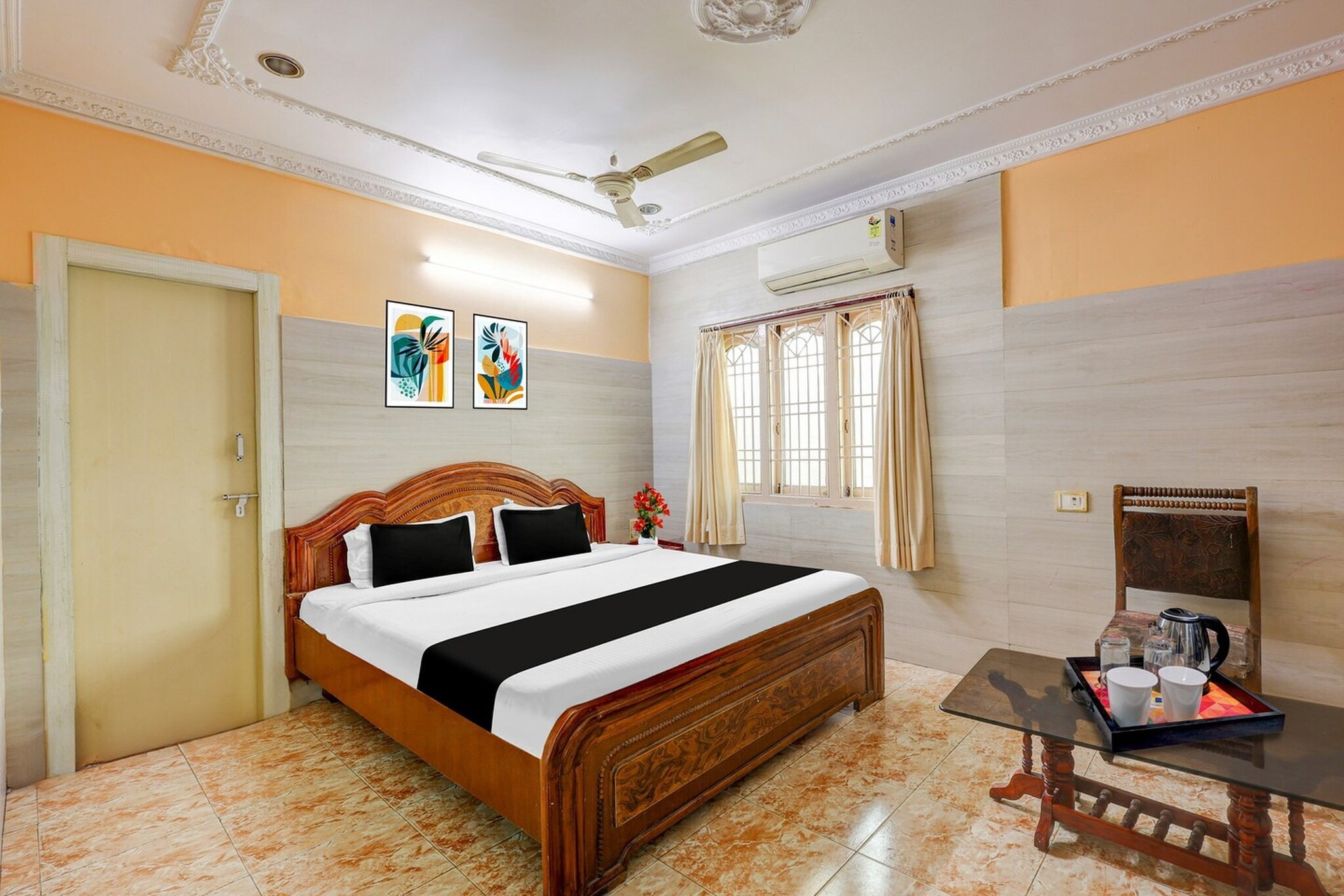 Super Hotel O Rayagada Downtown is offering accommodation in Rāyagada. Among the facilities of this property are a restaurant, a shared kitchen and a shared lounge, along with free WiFi throughout the property. The accommodation offers room service, a 24-hour front desk and luggage storage for guests.

All guest rooms at the hotel come with a seating area, a flat-screen TV with satellite channels and a private bathroom with free toiletries and a bath or shower. All units at Super Hotel O Rayagada Downtown feature air conditioning and a desk.

A continental breakfast is available at the accommodation.

Jeypore Airport is 135 km from the property.

Unmarried couples are warmly welcome at this property.
Guests with local ID proof are warmly welcome.

Early Check-In Policy: A full day’s room rate will be charged for check-ins before 6:00 AM. Complimentary early check-in is available between 6:00 AM and 10:00 AM, subject to room availability.

Check-in is only available to guests aged 18 and above. Please provide a government-issued ID to confirm your age.
