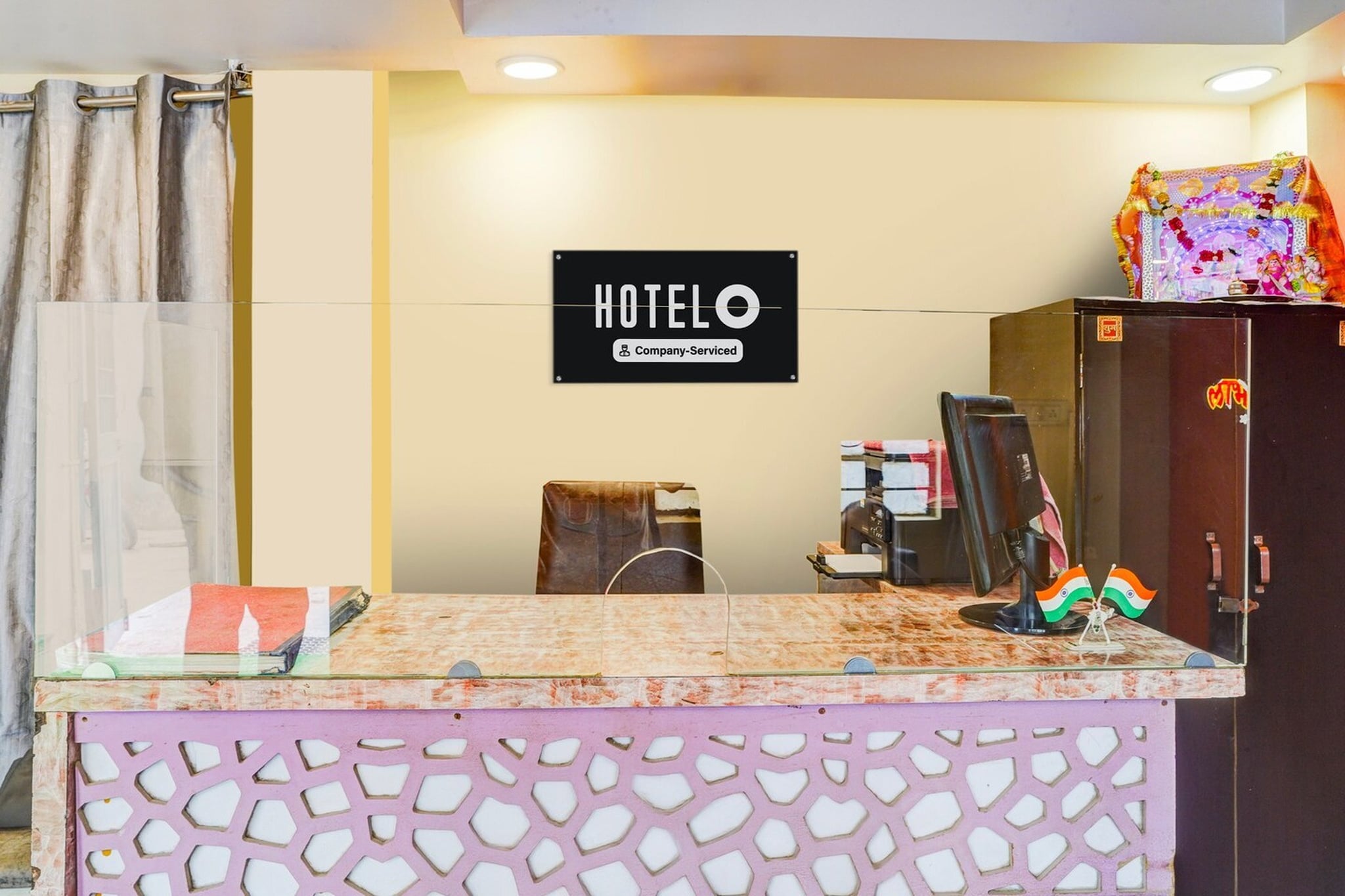 Super Hotel O Russel Chowk Jabalpur is offering accommodation in Jabalpur. Among the facilities at this property are a shared lounge and room service, along with free WiFi throughout the property. The property is non-smoking and is set 1.6 km from Jabalpur Junction Station.
All guest rooms at the hotel come with a seating area, a flat-screen TV with satellite channels and a private bathroom with free toiletries and a bath or shower. The units at Super Hotel O Russel Chowk Jabalpur feature air conditioning and a desk.
Speaking English and Hindi, staff will be happy to provide guests with practical information on the area at the 24-hour front desk.
Jabalpur Airport is 14 km from the property.
Unmarried couples are warmly welcome at this property.
Guests with local ID proof are warmly welcome.
Early Check-In Policy: A full day’s room rate will be charged for check-ins before 6:00 AM.
Complimentary early check-in is available between 6:00 AM and 10:00 AM, subject to room availability.
Check-in is only available to guests aged 18 and above. Please provide a government-issued ID to confirm your age.