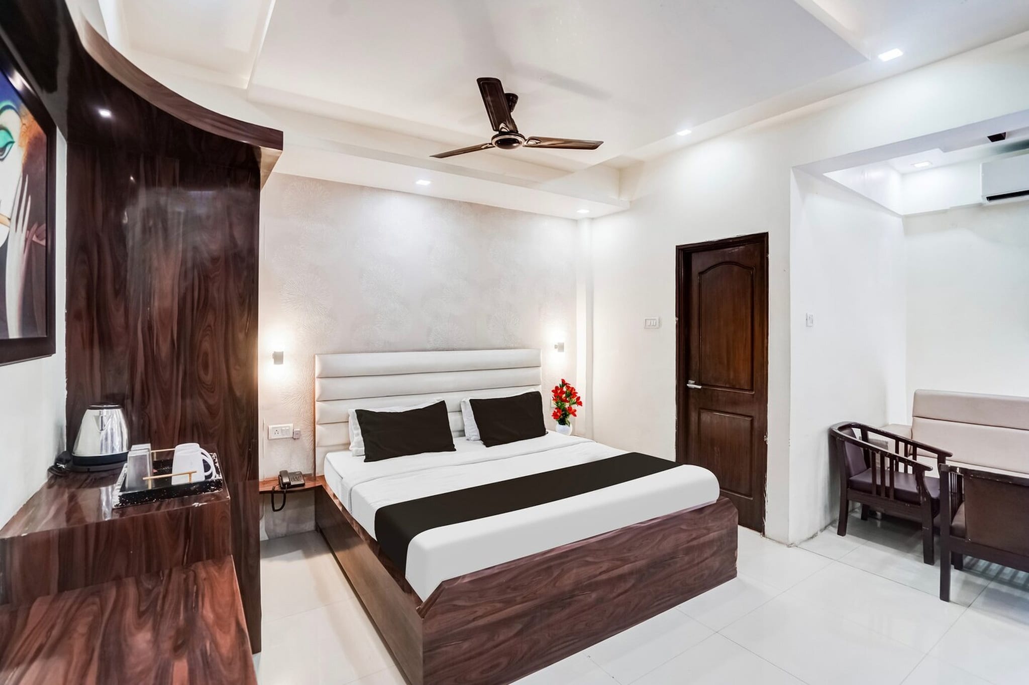 Situated within 14 km of Lucknow University and 11 km of Lucknow Junction Railway Station, Super Hotel O SGPGI offers rooms in Lucknow. With a shared lounge, the 4-star hotel has air-conditioned rooms with free WiFi, each with a private bathroom. The accommodation features a shared kitchen and room service for guests.
The rooms at the hotel are fitted with a seating area and a flat-screen TV with satellite channels. All guest rooms have a desk.
Round-the-clock assistance is available at the reception, where staff speak English and Hindi.
KD Singh Stadium is 13 km from Super Hotel O SGPGI, while Ambedkar Park is 15 km from the property. Chaudhary Charan Singh International Airport is 5 km away.
Unmarried couples are warmly welcome at this property.
Guests with local ID proof are warmly welcome.
Early Check-In Policy: A full day’s room rate will be charged for check-ins before 6:00 AM.
Complimentary early check-in is available between 6:00 AM and 10:00 AM, subject to room availability.
Check-in is only available to guests aged 18 and above. Please provide a government-issued ID to confirm your age.