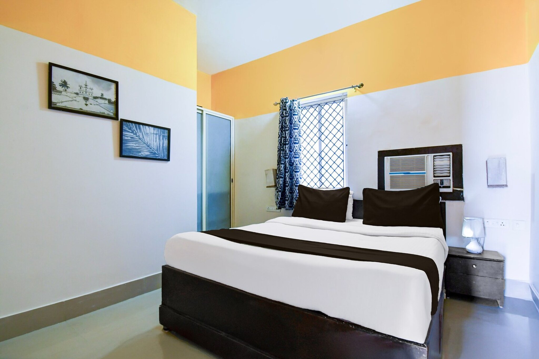 Comfortable Accommodations: Hotel O Kazhakootam in Trivandrum offers family rooms with air-conditioning, private bathrooms, work desks, and seating areas. Each room includes free toiletries, a bath or shower, TV, tiled floors, and a wardrobe.

Essential Facilities: Guests enjoy free WiFi throughout the property, a 24-hour front desk, shared kitchen, housekeeping service, room service, and luggage storage. Additional amenities include air-conditioning, private bathrooms, work desks, seating areas, free toiletries, bath or shower, TV, tiled floors, and wardrobes.

Convenient Location: Located 13 km from Thiruvananthapuram International Airport, the hotel is near attractions such as Sree Padmanabhaswamy Temple (14 km), Napier Museum (15 km), and Kerala Science and Technology Museum (14 km).

Unmarried couples are warmly welcome at this property.
Guests with local ID proof are warmly welcome.
Early Check-In Policy: A full dayâ€™s room rate will be charged for check-ins before 6:00 AM. 
Complimentary early check-in is available between 6:00 AM and 10:00 AM, subject to room availability.

Check-in is only available to guests aged 18 and above. Please provide a government-issued ID to confirmÂ yourÂ age.