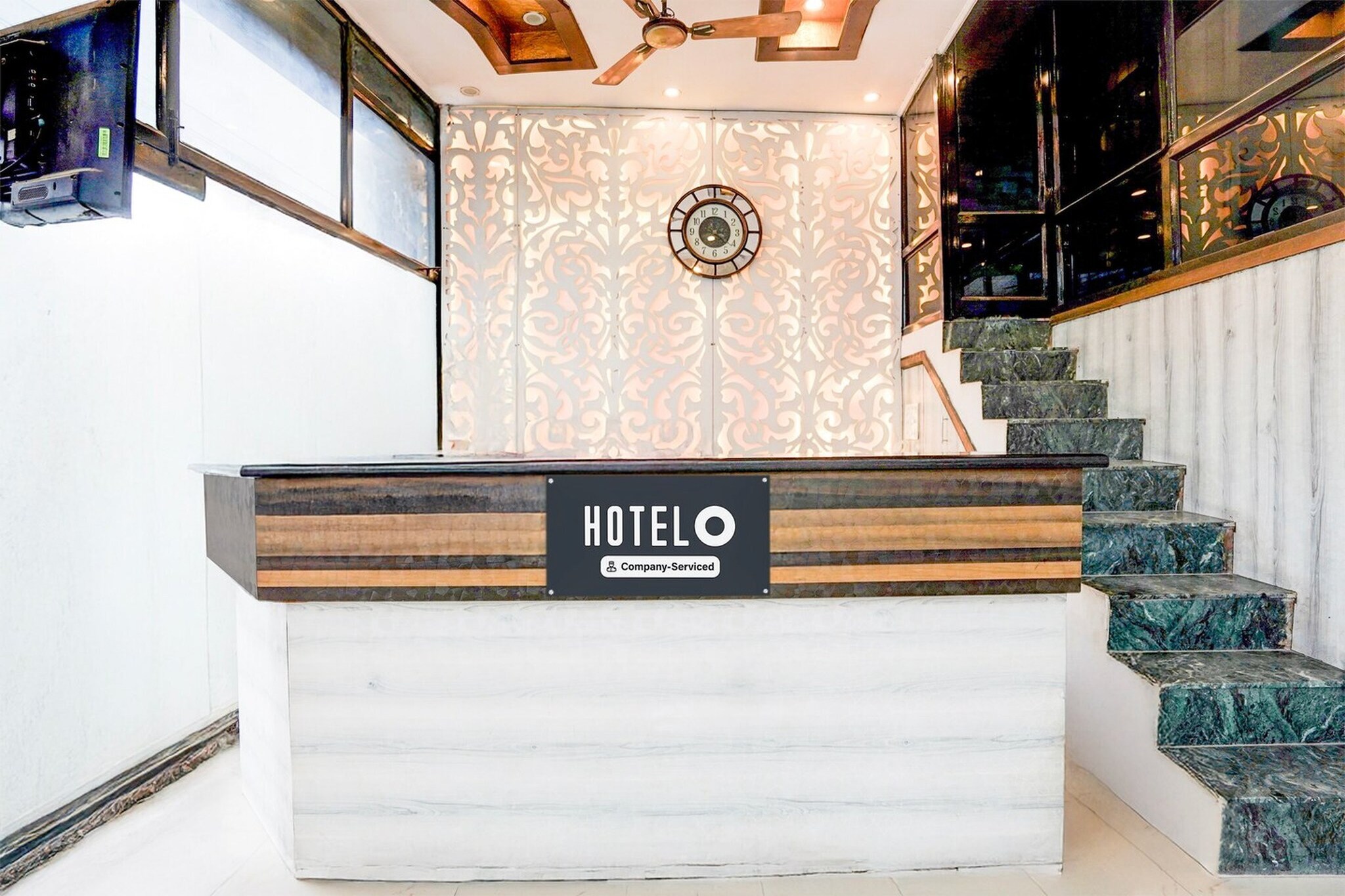 Comfortable Accommodations: Super Hotel O Tyagi Road near Railway Station in Dehradun offers family rooms with air-conditioning, private bathrooms, work desks, and seating areas. Each room includes free toiletries, a bath or shower, TV, and tiled floors.
Essential Facilities: Guests enjoy free WiFi throughout the property, a lift, 24-hour front desk, housekeeping service, room service, and luggage storage. The hotel provides a continental breakfast and a variety of amenities to ensure a pleasant stay.
Convenient Location: Located 21 km from Dehradun Airport, the hotel is a 7-minute walk from Dehradun Station. Nearby attractions include Dehradun Clock Tower (2 km), Indian Military Academy (8 km), and Rajaji National Park (25 km).
Unmarried couples are warmly welcome at this property.
Guests with local ID proof are warmly welcome.
Apologies, but we are currently unable to host foreign nationals at this property.
Early Check-In Policy: A full day’s room rate will be charged for check-ins before 6:00 AM.
Complimentary early check-in is available between 6:00 AM and 10:00 AM, subject to room availability.
Check-in is only available to guests aged 18 and above. Please provide a government-issued ID to confirm your age.