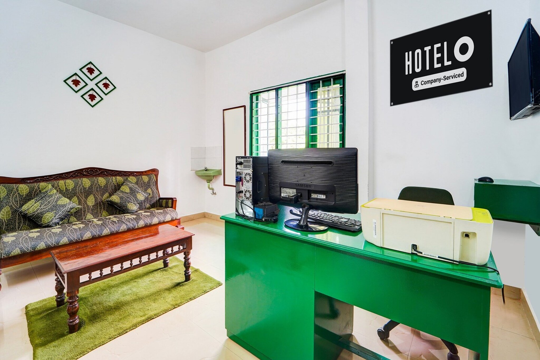 Located within 19 km of Kochi Biennale and 7.9 km of Cochin Shipyard, Super Hotel O Vennala Near Palarivattom provides rooms with air conditioning and a private bathroom in Cochin. Among the facilities at this property are room service and a 24-hour front desk, along with free WiFi throughout the property. The hotel features family rooms.
All units at the hotel are equipped with a seating area, a flat-screen TV with satellite channels and a private bathroom with free toiletries and a bath or shower. All guest rooms include a desk.
Q Cinemas is 3.1 km from Super Hotel O Vennala Near Palarivattom, while Jawaharlal Nehru Stadium is 3.9 km away. Cochin International Airport is 24 km from the property.
Unmarried couples are warmly welcome at this property.
Guests with local ID proof are warmly welcome.
Early Check-In Policy: A full day’s room rate will be charged for check-ins before 6:00 AM.
Complimentary early check-in is available between 6:00 AM and 10:00 AM, subject to room availability.
Check-in is only available to guests aged 18 and above. Please provide a government-issued ID to confirm your age.