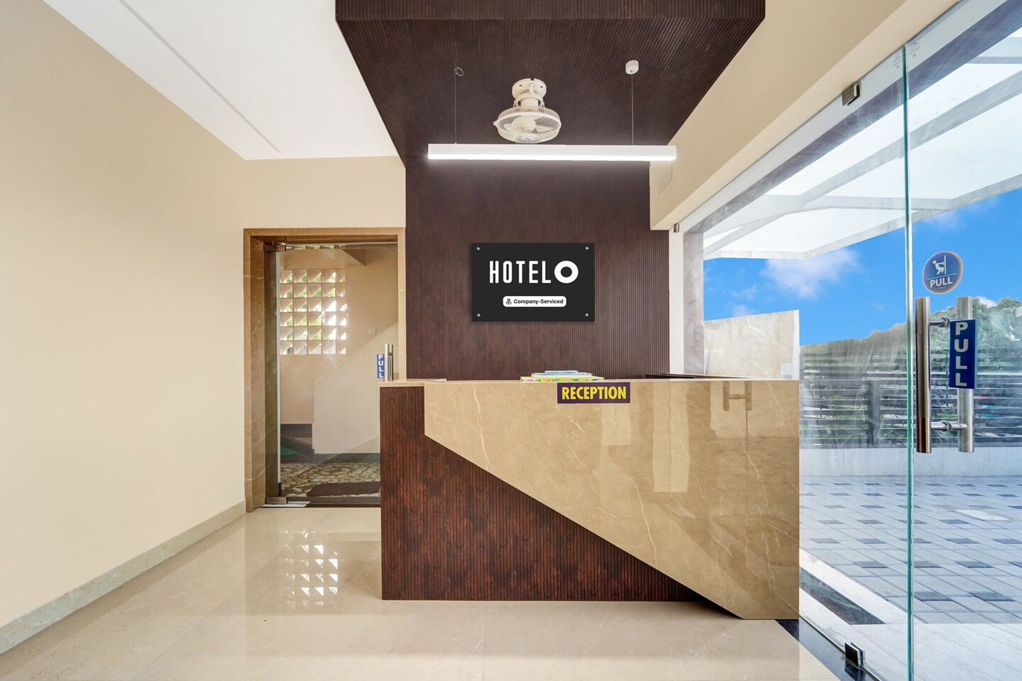 Comfortable Accommodations: Super Hotel O Vilankurichi in Coimbatore offers family rooms with air-conditioning, private bathrooms, work desks, and seating areas. Each room includes free toiletries, a bath or shower, TV, and tiled floors.
Essential Facilities: Guests enjoy free WiFi throughout the property, a 24-hour front desk, housekeeping service, room service, and luggage storage. The hotel provides a welcoming environment with English and Hindi spoken at reception.
Convenient Location: Located 8 km from Coimbatore International Airport, the hotel is 4 km from Codissia Trade Fair Complex, 9 km from Coimbatore Junction, and 11 km from Podanur Junction.
Unmarried couples are warmly welcome at this property.
Guests with local ID proof are warmly welcome.
Early Check-In Policy: A full day’s room rate will be charged for check-ins before 6:00 AM.
Complimentary early check-in is available between 6:00 AM and 10:00 AM, subject to room availability.
Check-in is only available to guests aged 18 and above. Please provide a government-issued ID to confirm your age.