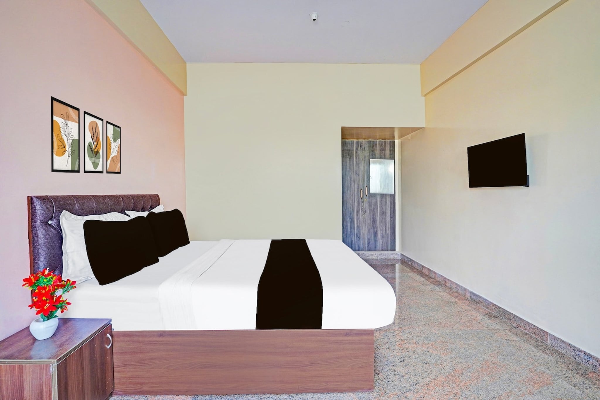 Set within 700 metres of Yeswanthpur Railway Station and less than 1 km of Indian Institute of Science, Bangalore, Super Hotel O Yeshwanthpur Formerly Stay Comforts offers rooms with air conditioning and a private bathroom in Bangalore. This 3-star hotel offers room service and a 24-hour front desk. The hotel has family rooms.
All guest rooms at the hotel come with a seating area, a flat-screen TV with satellite channels and a private bathroom with free toiletries and a bath or shower. All units feature a desk.
Bangalore Palace is 6.1 km from Super Hotel O Yeshwanthpur Formerly Stay Comforts, while Indira Gandhi Musical Fountain Park is 6.3 km from the property. Kempegowda International Airport is 34 km away.
Unmarried couples are warmly welcome at this property.
Guests with local ID proof are warmly welcome.
Early Check-In Policy: A full day’s room rate will be charged for check-ins before 6:00 AM.
Complimentary early check-in is available between 6:00 AM and 10:00 AM, subject to room availability.
Check-in is only available to guests aged 18 and above. Please provide a government-issued ID to confirm your age.