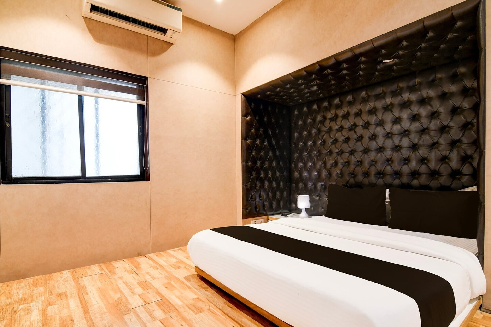 Featuring 4-star accommodation, Collection O VIP Road Formerly Hotel Heritage is situated in Kolkata, 7.2 km from Dumdum Metro Station and 10 km from M G Road Metro Station. Among the facilities of this property are a restaurant, a shared lounge and room service, along with free WiFi throughout the property. The hotel has family rooms.
At the hotel, rooms have air conditioning and a TV.
Languages spoken at the 24-hour front desk include English and Hindi.
Sealdah Railway Station is 11 km from Collection O VIP Road Formerly Hotel Heritage, while Esplanade Metro Station is 13 km from the property. Netaji Subhash Chandra Bose International Airport is 3 km away.
Unmarried couples are warmly welcome at this property.
Guests with local ID proof are warmly welcome.
Apologies, but we are currently unable to host foreign nationals at this property.
Early Check-In Policy: A full day’s room rate will be charged for check-ins before 6:00 AM.
Complimentary early check-in is available between 6:00 AM and 10:00 AM, subject to room availability.
Check-in is only available to guests aged 18 and above. Please provide a government-issued ID to confirm your age.