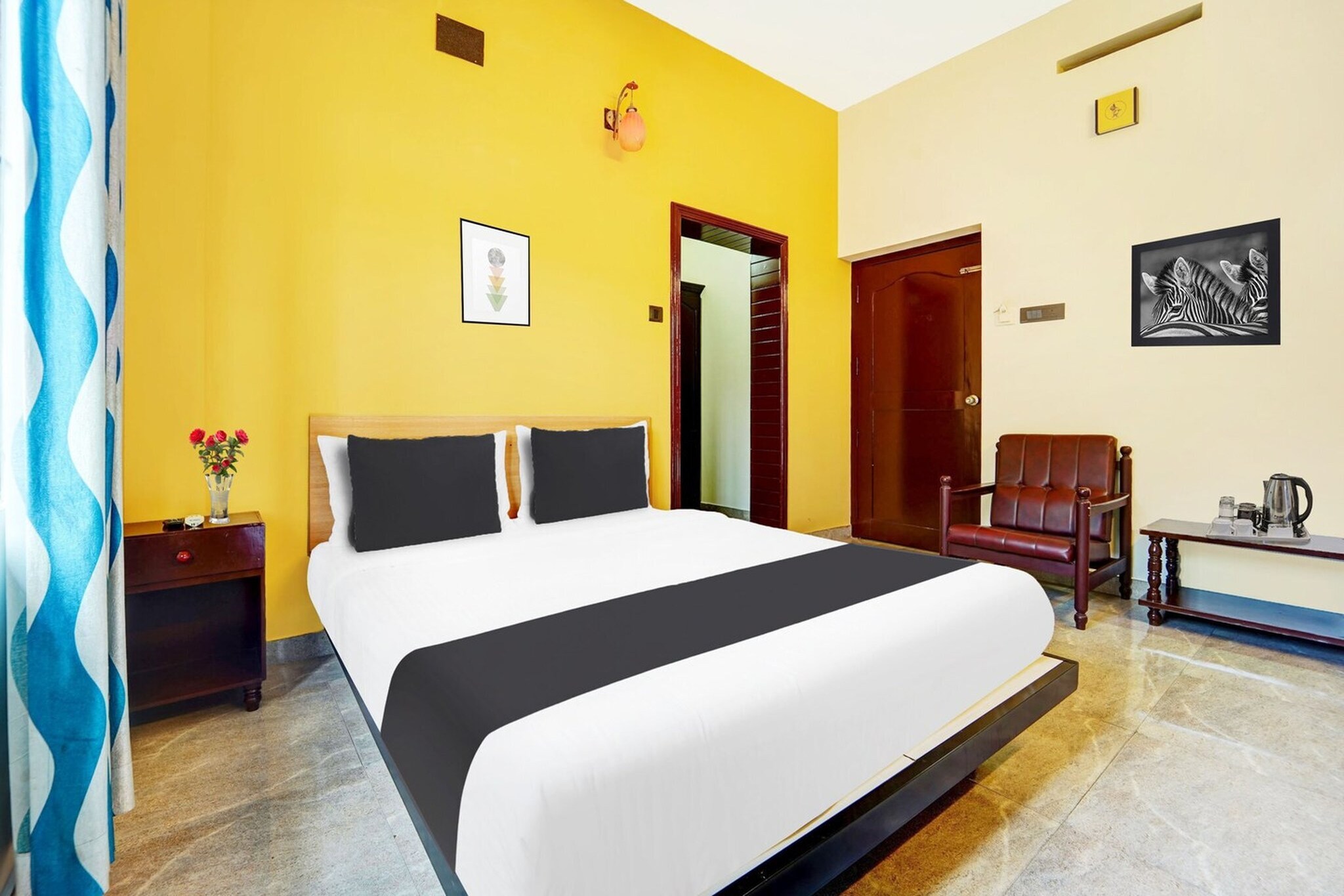 Located within 23 km of Guruvayur Temple and 11 km of Amala Institute of Medical Sciences, Super Hotel O Thrissur Near Thrissur Medical College provides rooms with air conditioning and a private bathroom in Thekkumkara. Among the facilities at this property are room service and a 24-hour front desk, along with free WiFi throughout the property. The hotel features family rooms.
Guest rooms at the hotel are equipped with a seating area, a flat-screen TV with satellite channels and a private bathroom with free toiletries and a bath or shower. All rooms include a desk.
Thiruvambady Sri Krishna Temple is 12 km from Super Hotel O Thrissur Near Thrissur Medical College, while Vadakkunnathan Shiva Shacthram is 13 km away. Cochin International Airport is 66 km from the property.
Unmarried couples are warmly welcome at this property.
Guests with local ID proof are warmly welcome.
Early Check-In Policy: A full day’s room rate will be charged for check-ins before 6:00 AM.
Complimentary early check-in is available between 6:00 AM and 10:00 AM, subject to room availability.
Check-in is only available to guests aged 18 and above. Please provide a government-issued ID to confirm your age.