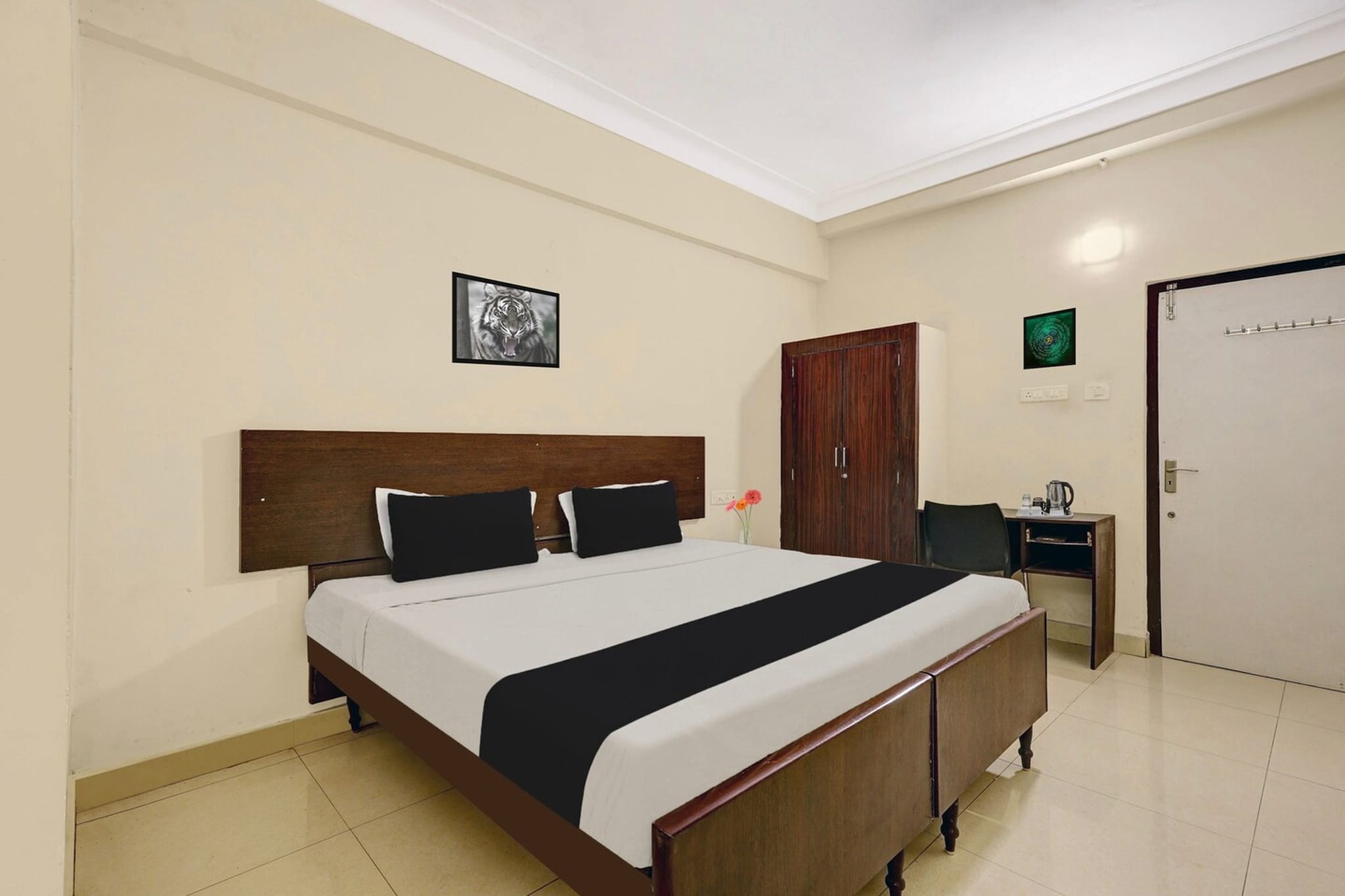 Comfortable Accommodations: Super Collection O jagadamba Junction near Beach Road in Visakhapatnam offers 4-star comfort with free WiFi throughout the property. Guests enjoy air-conditioned rooms with private bathrooms, work desks, and seating areas.
Convenient Facilities: The hotel features a lounge, lift, 24-hour front desk, family rooms, and room service. Additional amenities include a TV, shower, wardrobe, and a work desk, ensuring a pleasant stay.
Prime Location: Located 12 km from Visakhapatnam Airport, the hotel is a short walk from Ramakrishna Beach (16 minutes), Daspalla Hills (600 metres), and Daba Gardens (17 minutes). Nearby attractions include Indira Gandhi Zoological Park (10 km) and Submarine Museum (3 km).
Unmarried couples are warmly welcome at this property.
Guests with local ID proof are warmly welcome.
Apologies, but we are currently unable to host foreign nationals at this property.
Early Check-In Policy: A full day’s room rate will be charged for check-ins before 6:00 AM.
Complimentary early check-in is available between 6:00 AM and 10:00 AM, subject to room availability.
Check-in is only available to guests aged 18 and above. Please provide a government-issued ID to confirm your age.