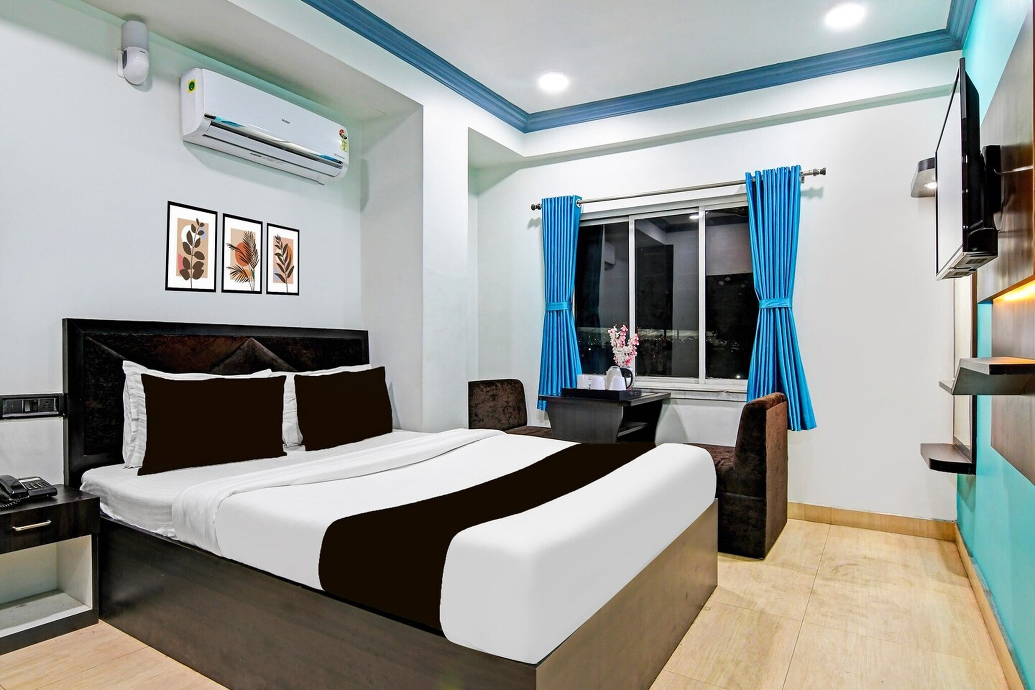 Set within 10 km of Dumdum Metro Station and 14 km of M G Road Metro Station, Super Collection O Kolkata Near Dumdum Airport offers rooms with air conditioning and a private bathroom in kolkata. This 2-star hotel offers room service, a 24-hour front desk and free WiFi. The hotel has family rooms.
All guest rooms at the hotel come with a seating area, a flat-screen TV with satellite channels and a private bathroom with free toiletries and a bath or shower. All rooms feature a desk.
A continental breakfast is available at Super Collection O Kolkata Near Dumdum Airport.
Sealdah Railway Station is 15 km from the accommodation, while Esplanade Metro Station is 16 km from the property. Netaji Subhash Chandra Bose International Airport is 1 km away.
Unmarried couples are warmly welcome at this property.
Guests with local ID proof are warmly welcome.
Apologies, but we are currently unable to host foreign nationals at this property.
Early Check-In Policy: A full day’s room rate will be charged for check-ins before 6:00 AM. Complimentary early check-in is available between 6:00 AM and 10:00 AM, subject to room availability.
Check-in is only available to guests aged 18 and above. Please provide a government-issued ID to confirm your age.