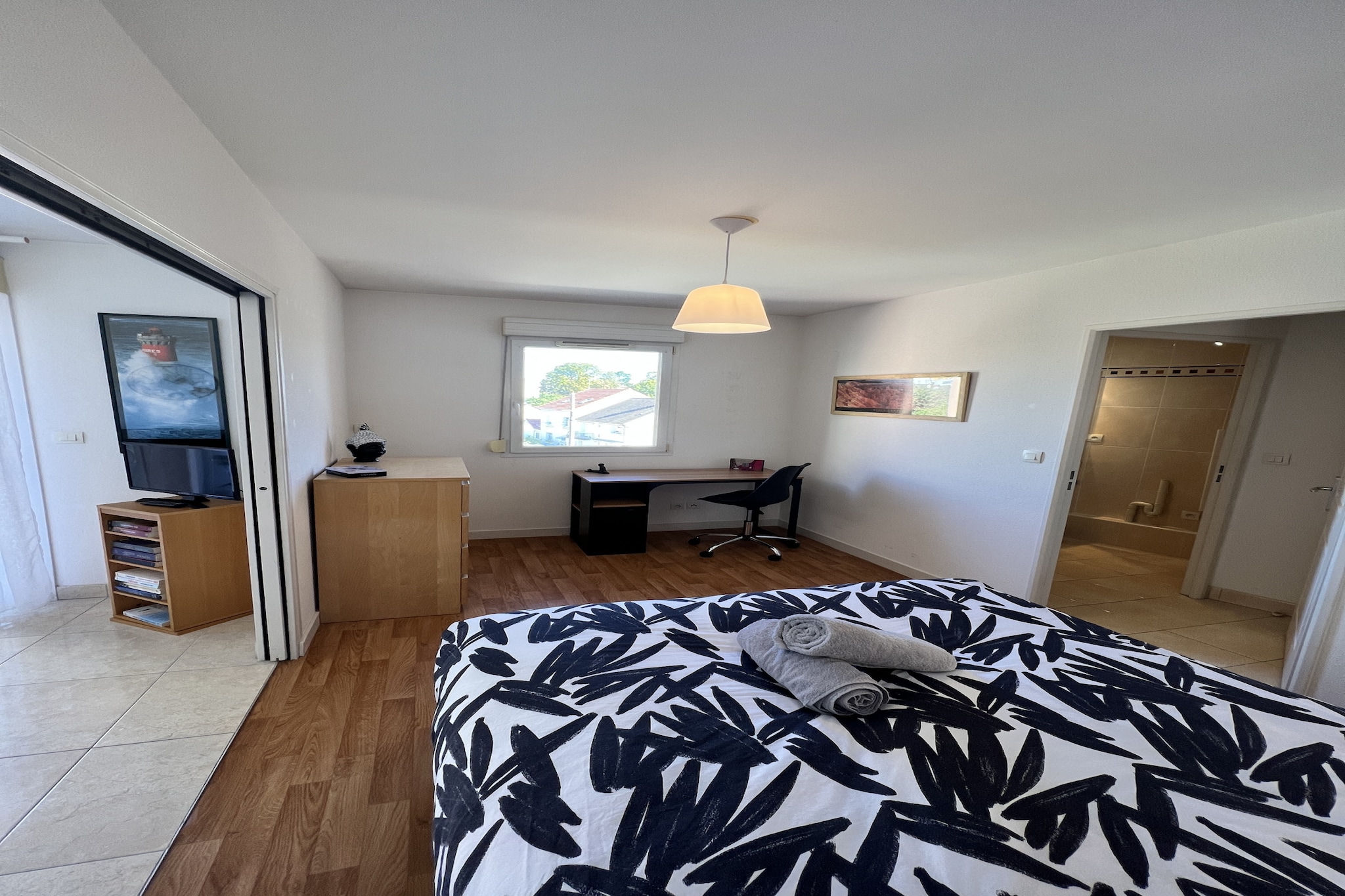 L'Aliénor - Parking - 2p - Rêve au Mans-Slaapkamer