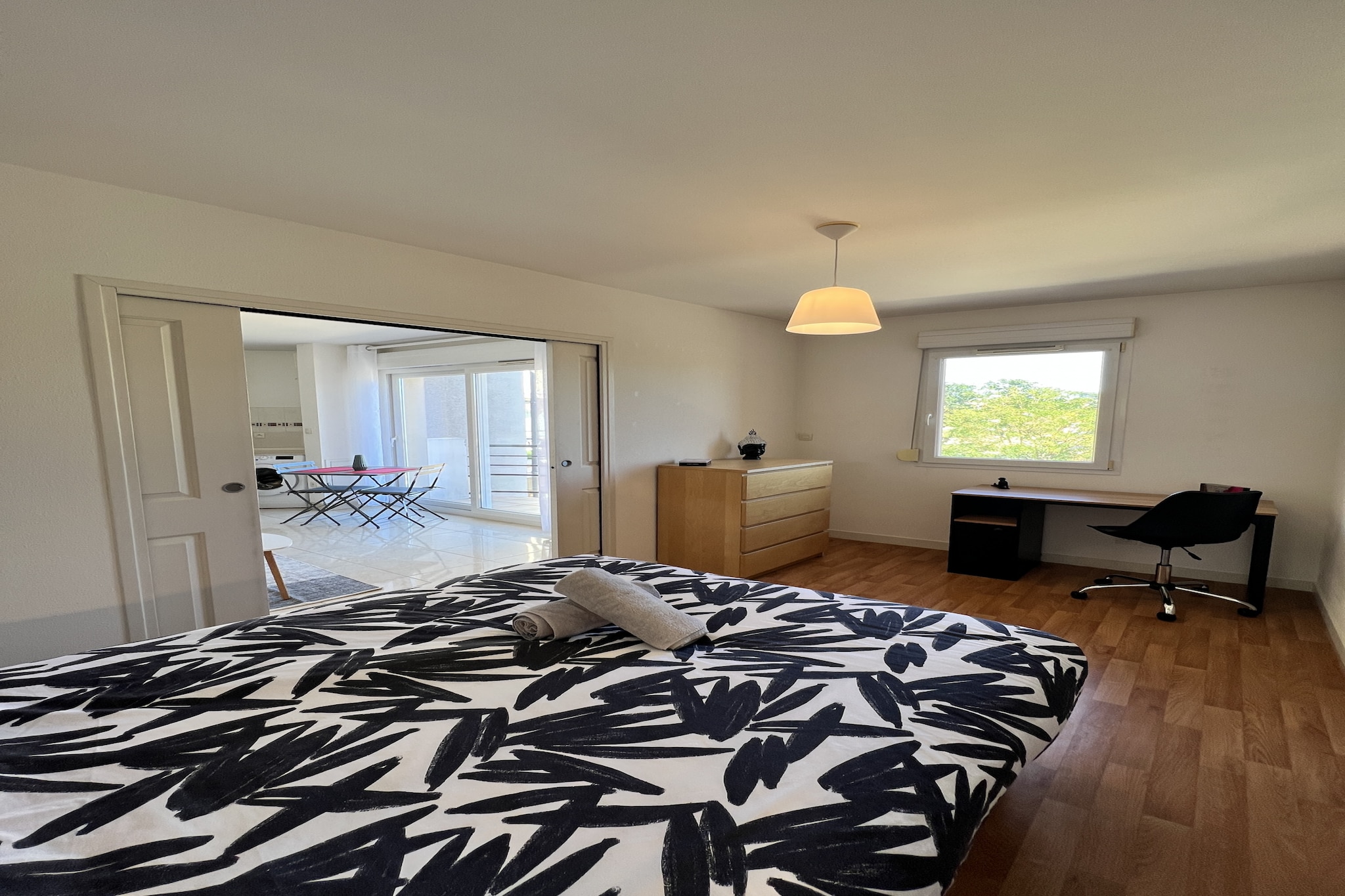 L'Aliénor - Parking - 2p - Rêve au Mans-Slaapkamer