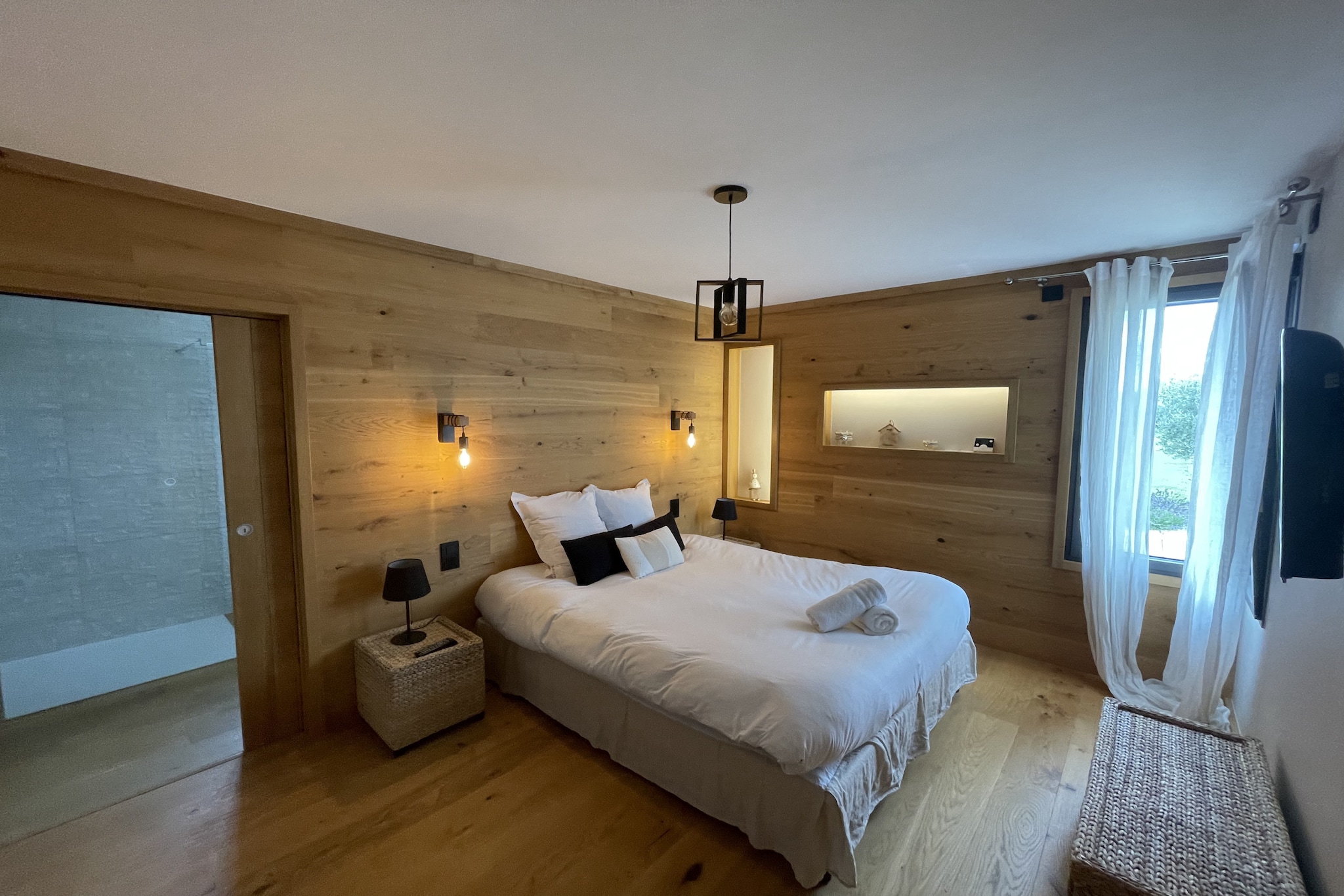 Le Yucca Spa - Jacuzzi - 8p - Rêve au Mans-Slaapkamer