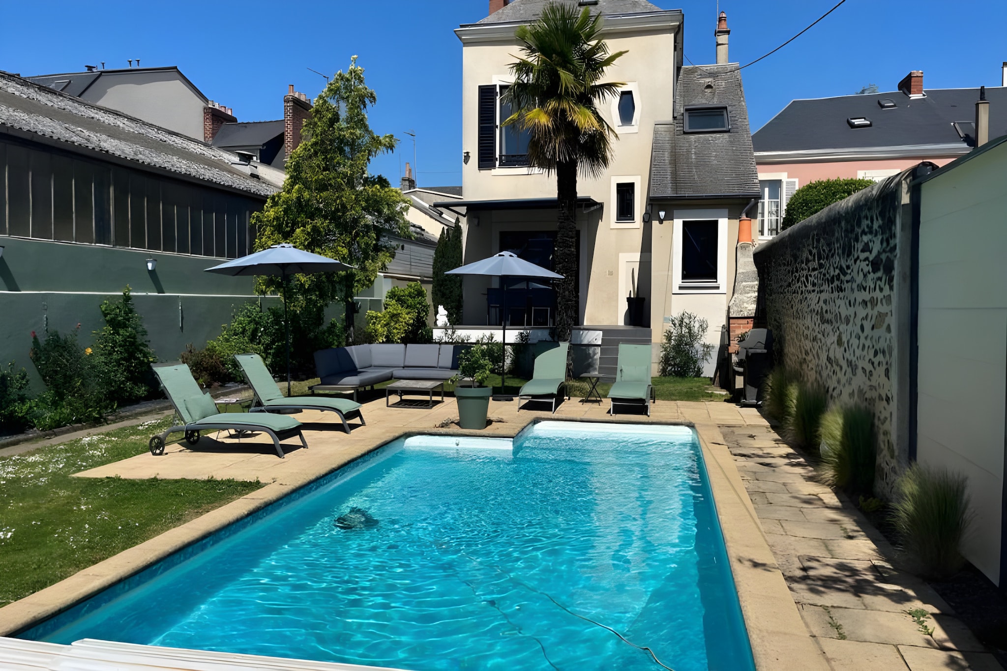 poolofhouse