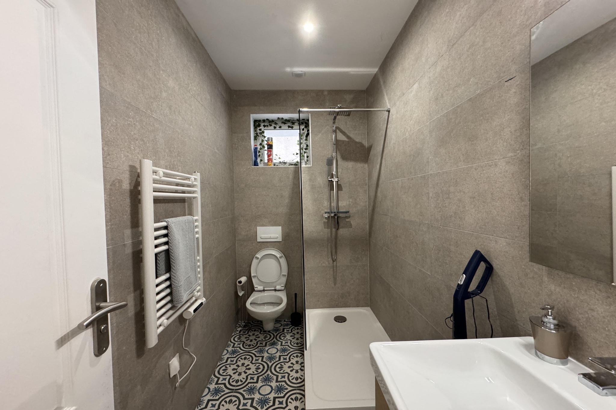 Le Cocon-3p-Centre-Cosy-Badkamer