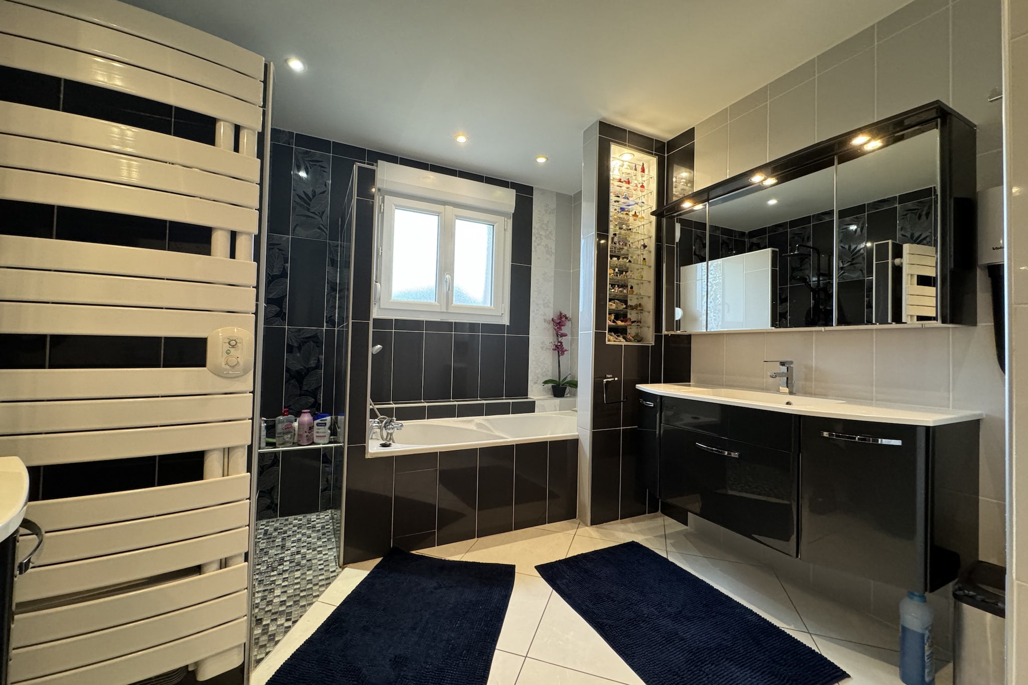 La Villa des Roses - 24H du Mans - 13pers - Reve a-Badkamer