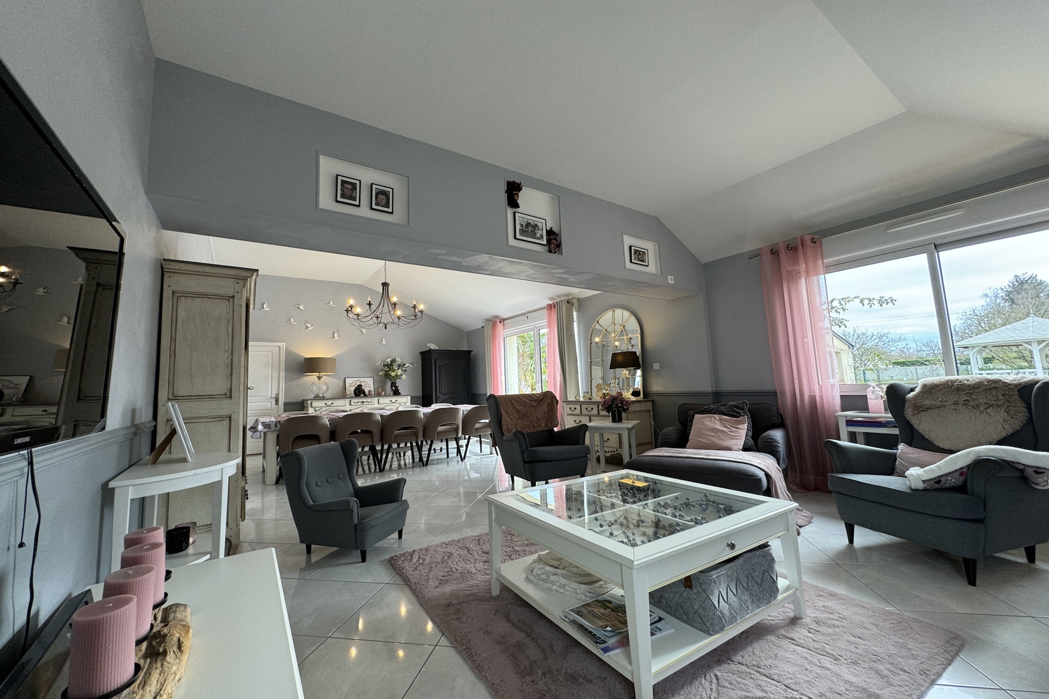 La Villa des Roses - 24H du Mans - 13pers - Reve a-Woonkamer