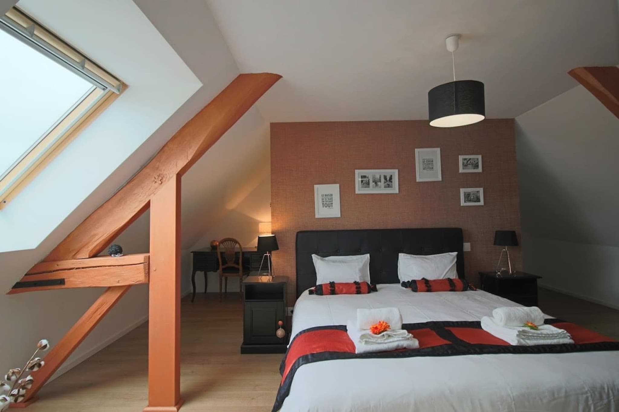 Arnage - Corner - Lodge - Piscine - Rêve au Mans-Schlafzimmer