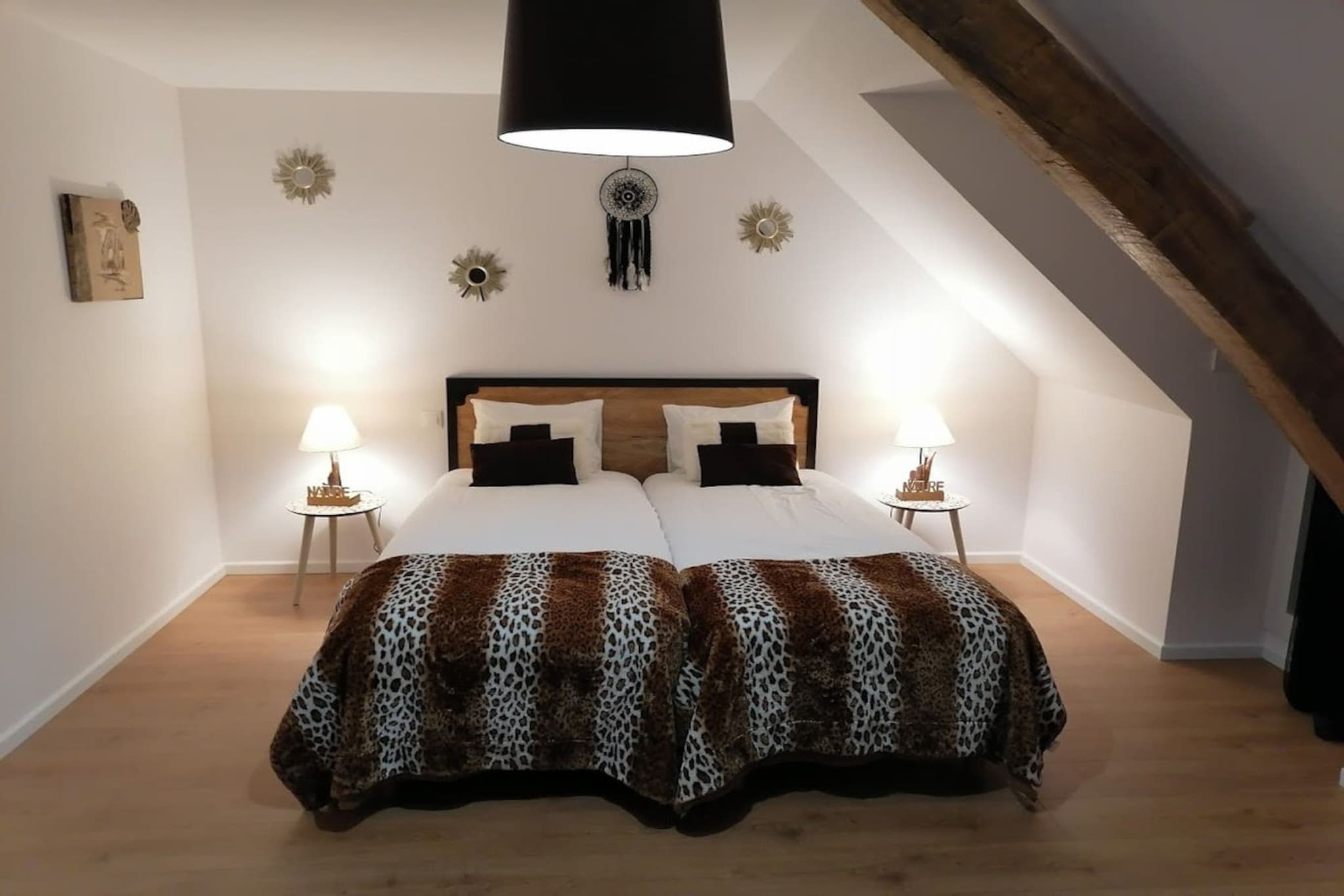 Arnage - Corner - Lodge - Piscine - Rêve au Mans-Schlafzimmer