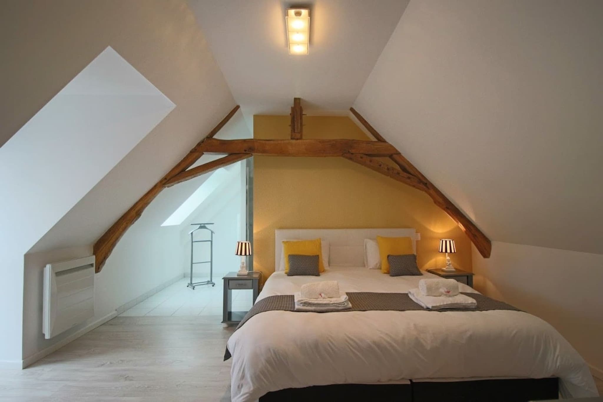 Arnage - Corner - Lodge - Piscine - Rêve au Mans-Schlafzimmer