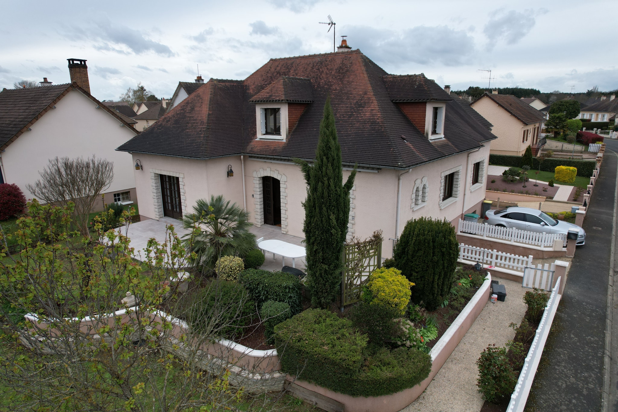 La Changéenne - Charme - 15 pers - Rêve au Mans-Buitenlucht