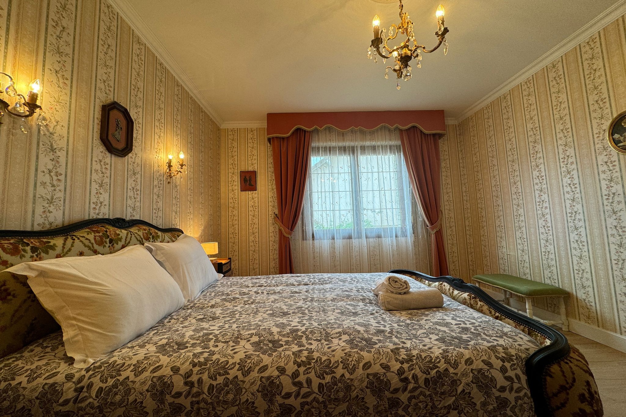 La Changéenne - Charme - 15 pers - Rêve au Mans-Slaapkamer