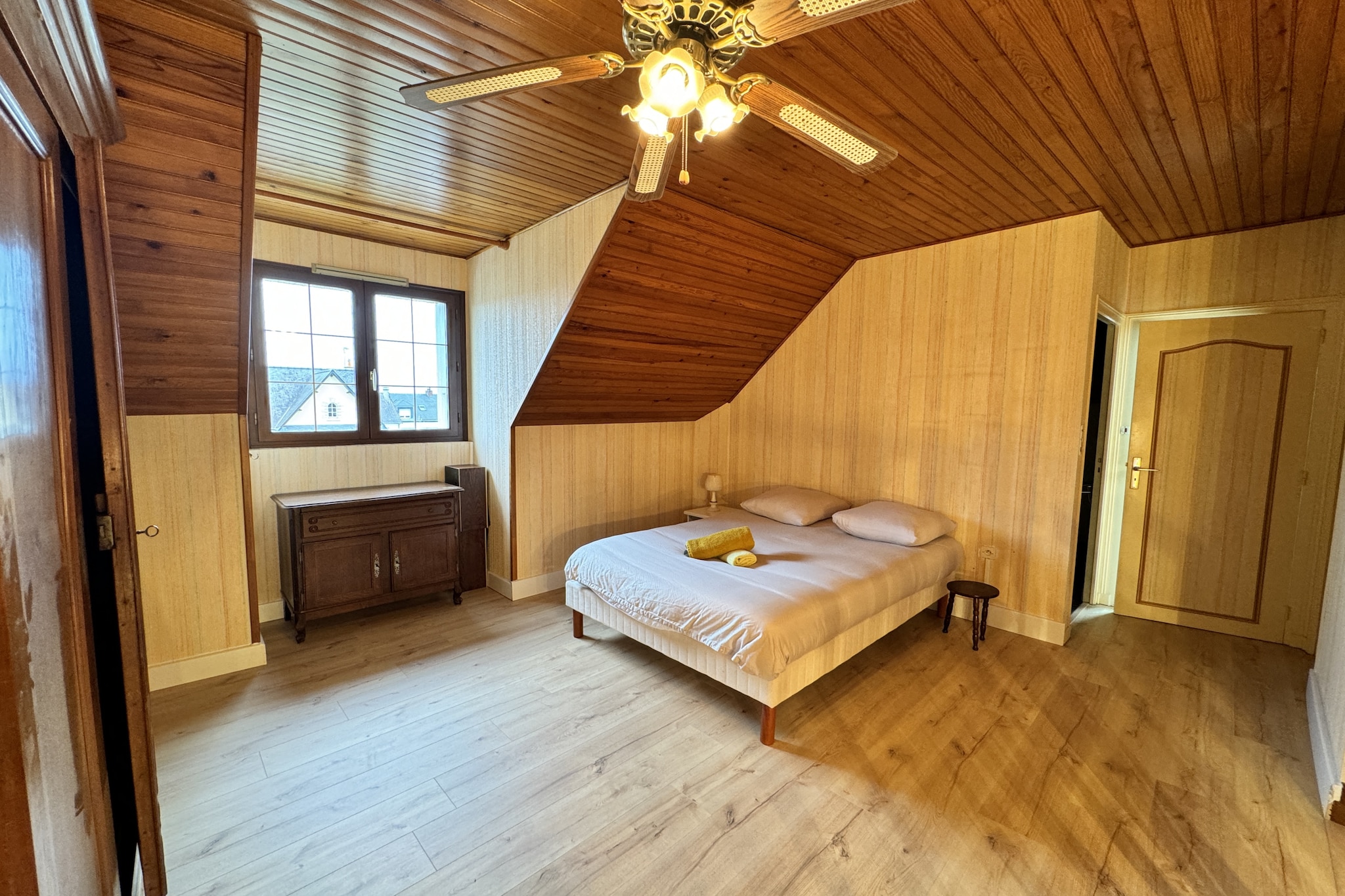 La Changéenne - Charme - 15 pers - Rêve au Mans-Slaapkamer