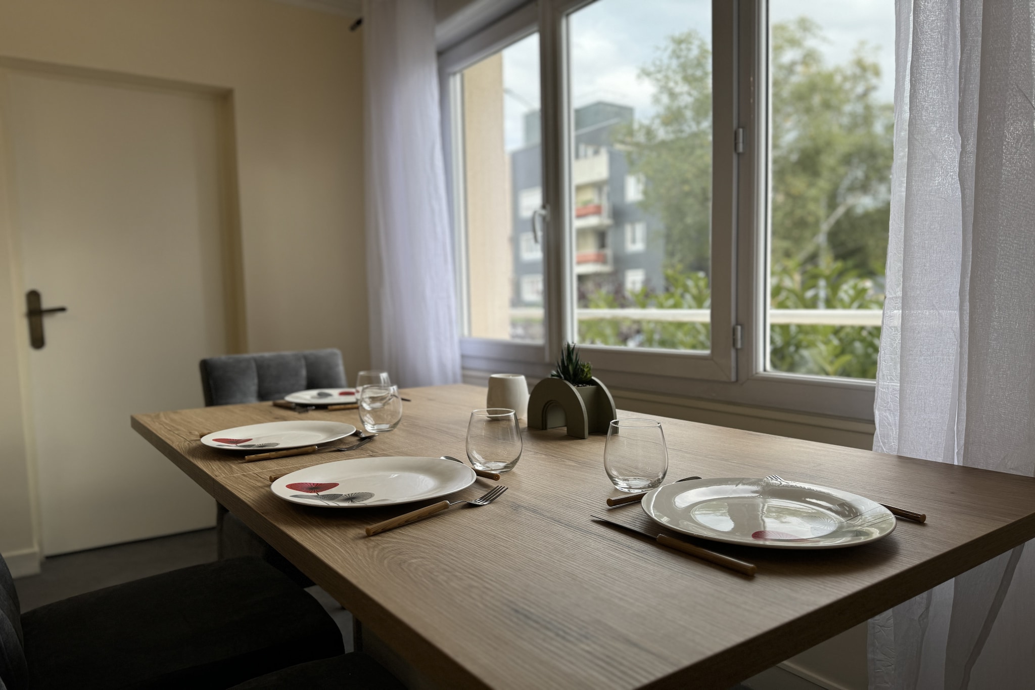 Le Bigarreaux - 6 pers - Wi-Fi - Rêve au Mans-Eetkamer