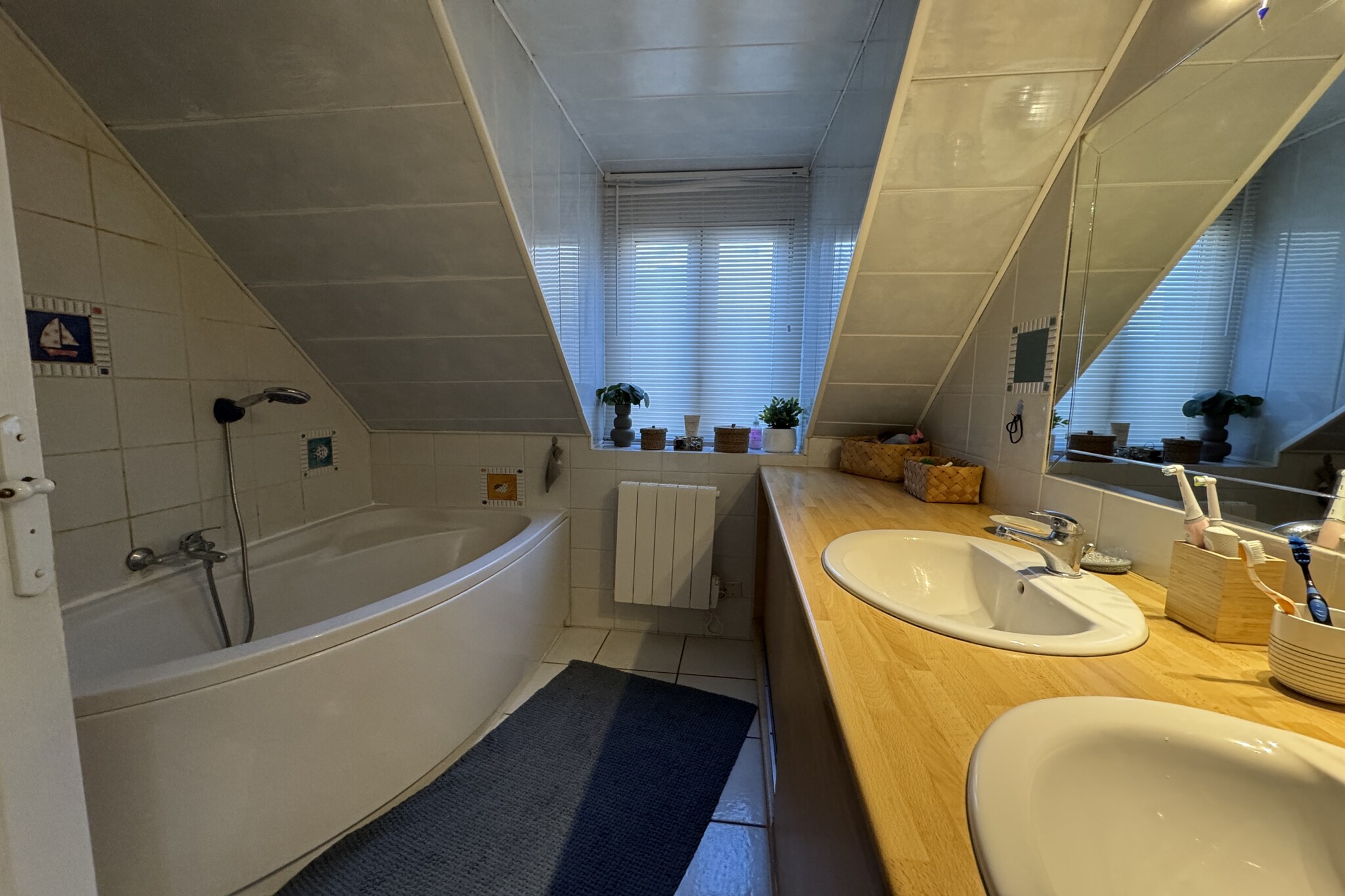 The Light Downtown - 9 pers - 24h du Mans-Badkamer
