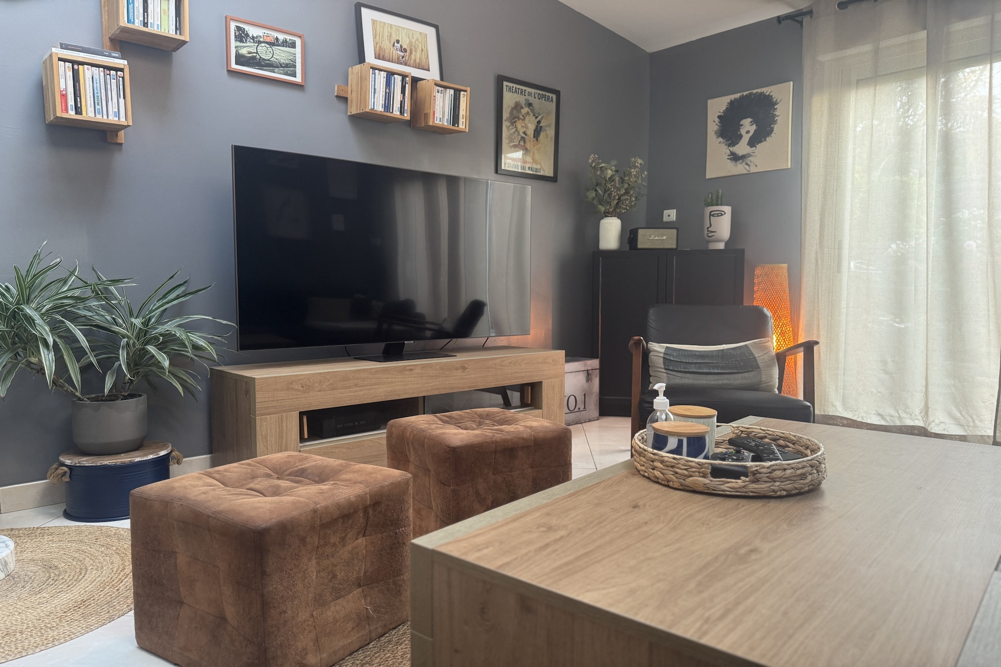 The Light Downtown - 9 pers - 24h du Mans-Woonkamer