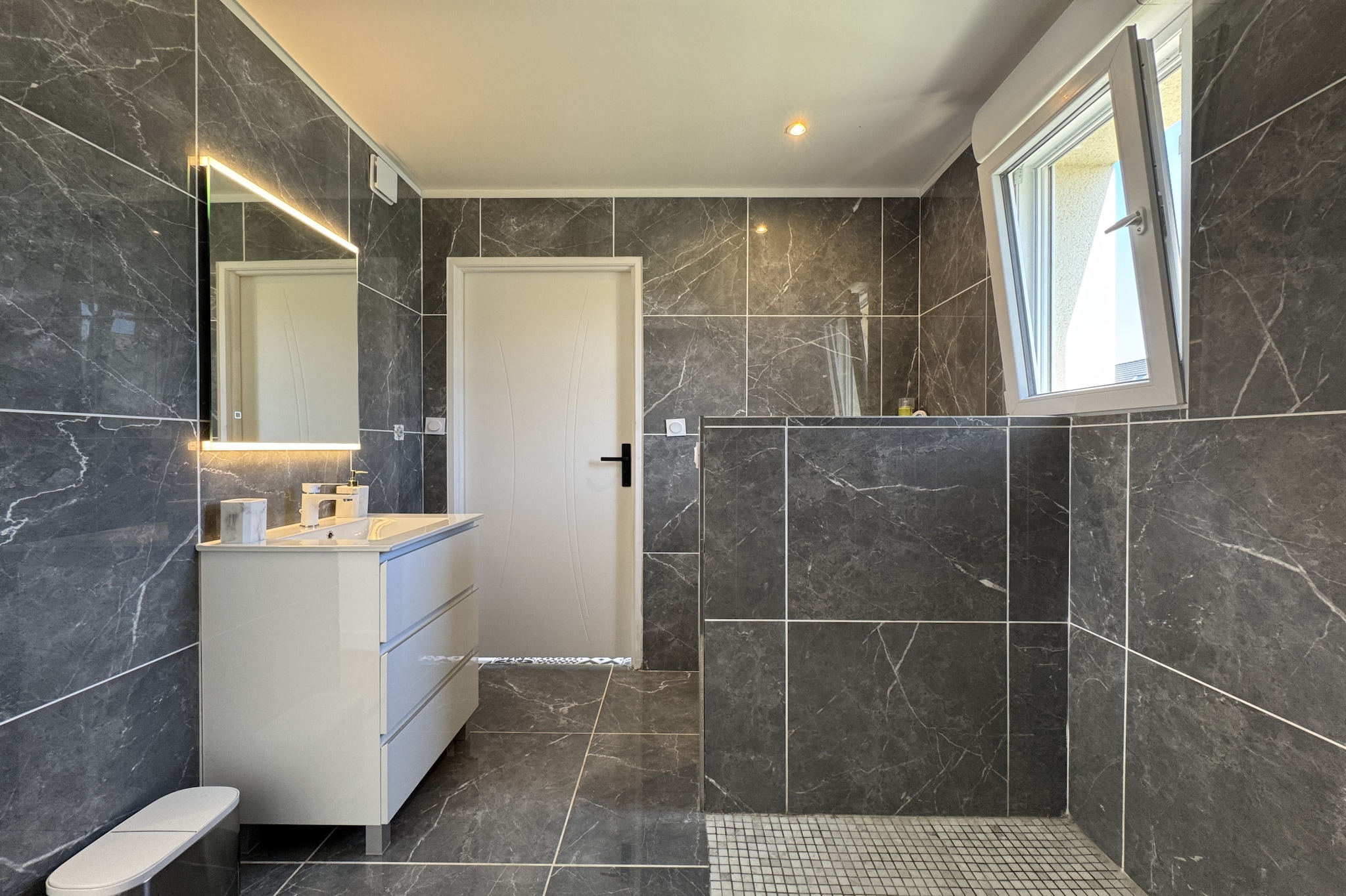 La Villa DS - 9pers - Piscine - Rêve au Mans-Badkamer