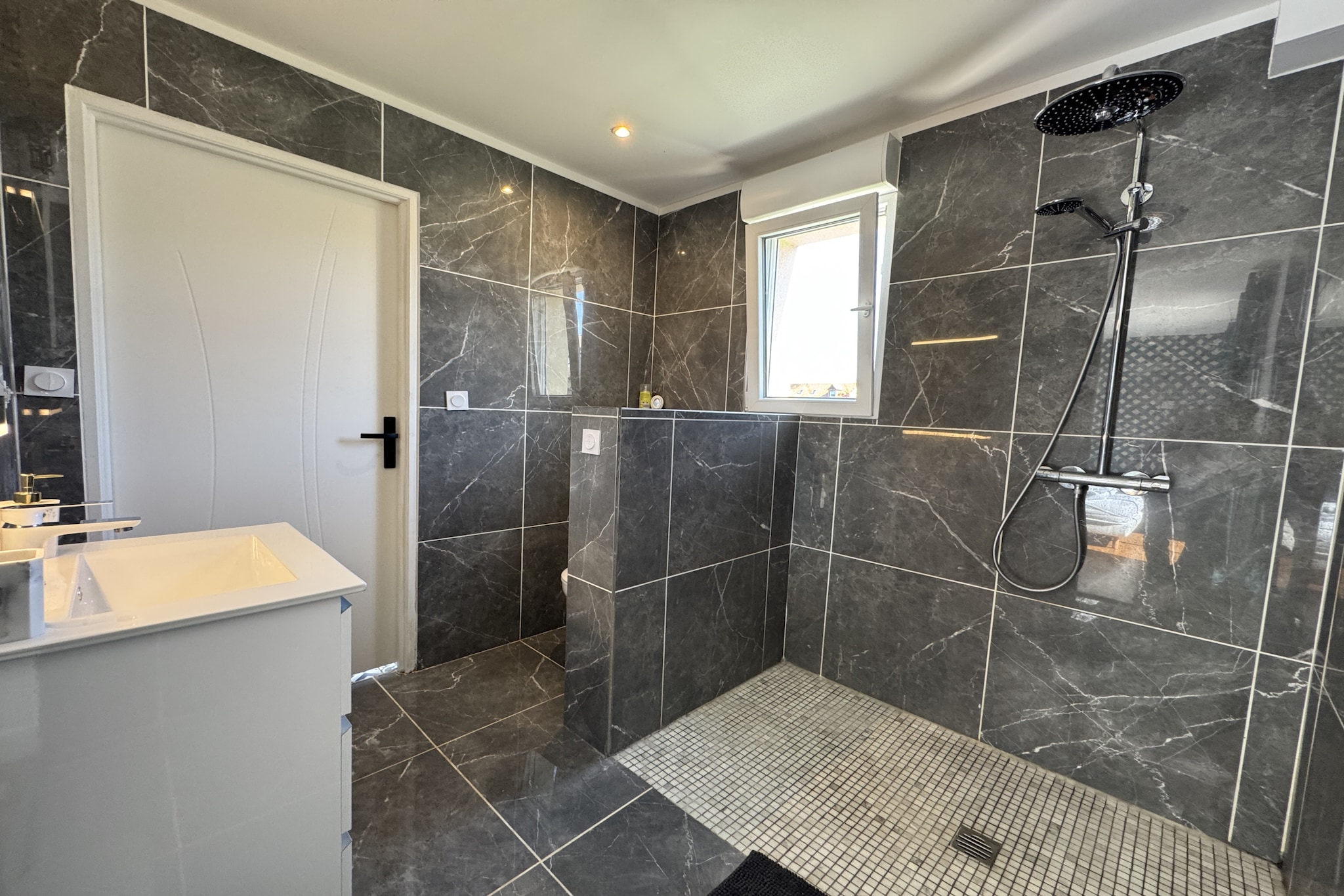 La Villa DS - 9pers - Piscine - Rêve au Mans-Badkamer