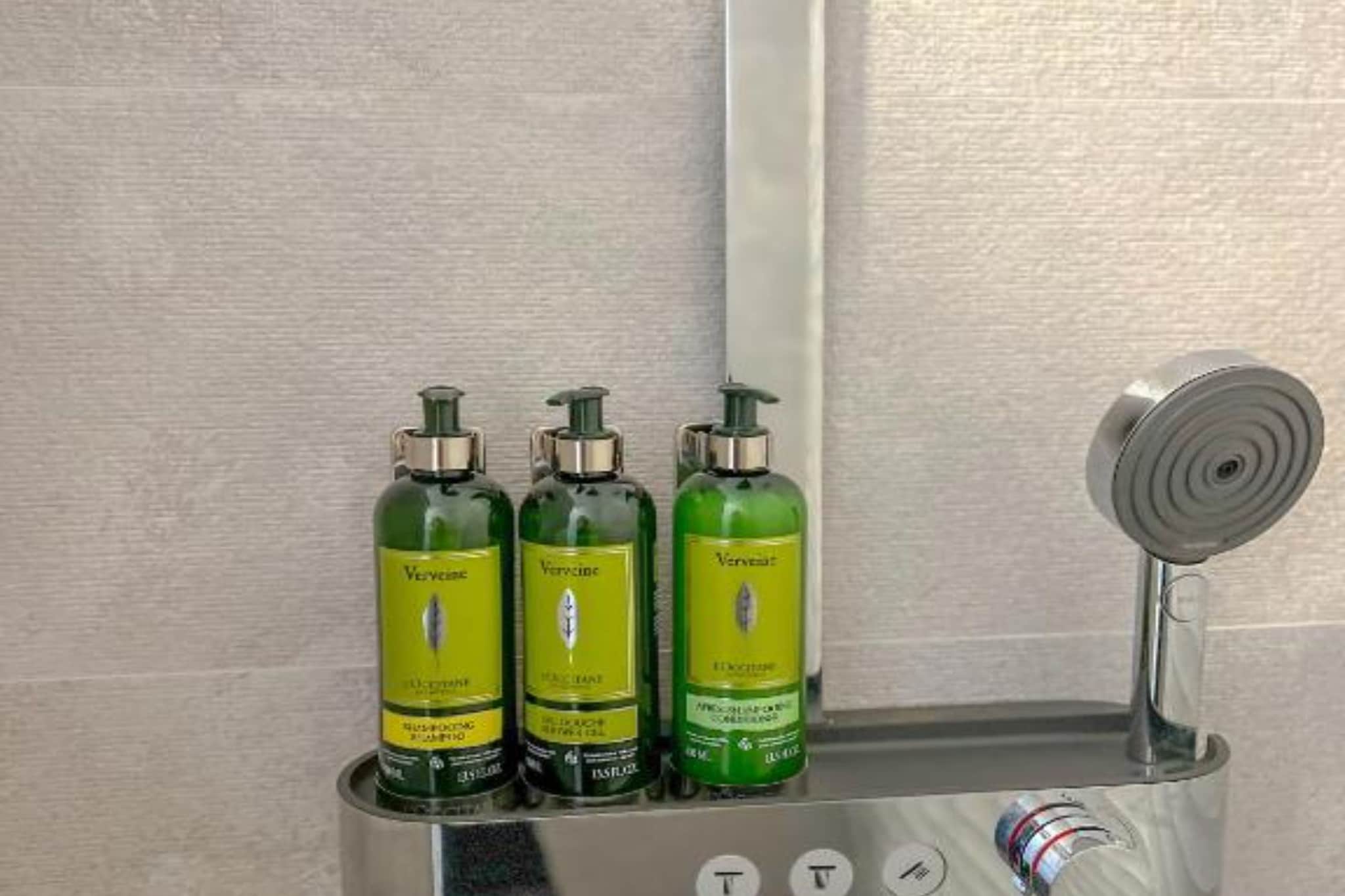 LuxArt City Spa Gallery Residence Krk- Duplex Apartment-Salle de bain